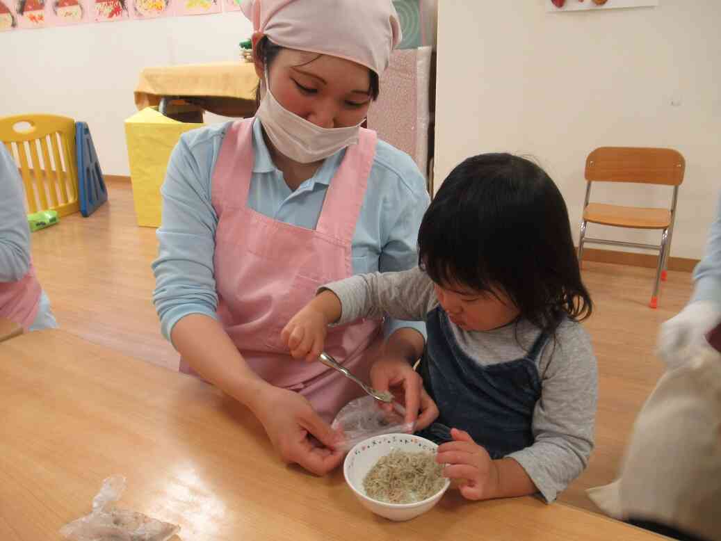 スプーンでじゃこも入れますよ！！