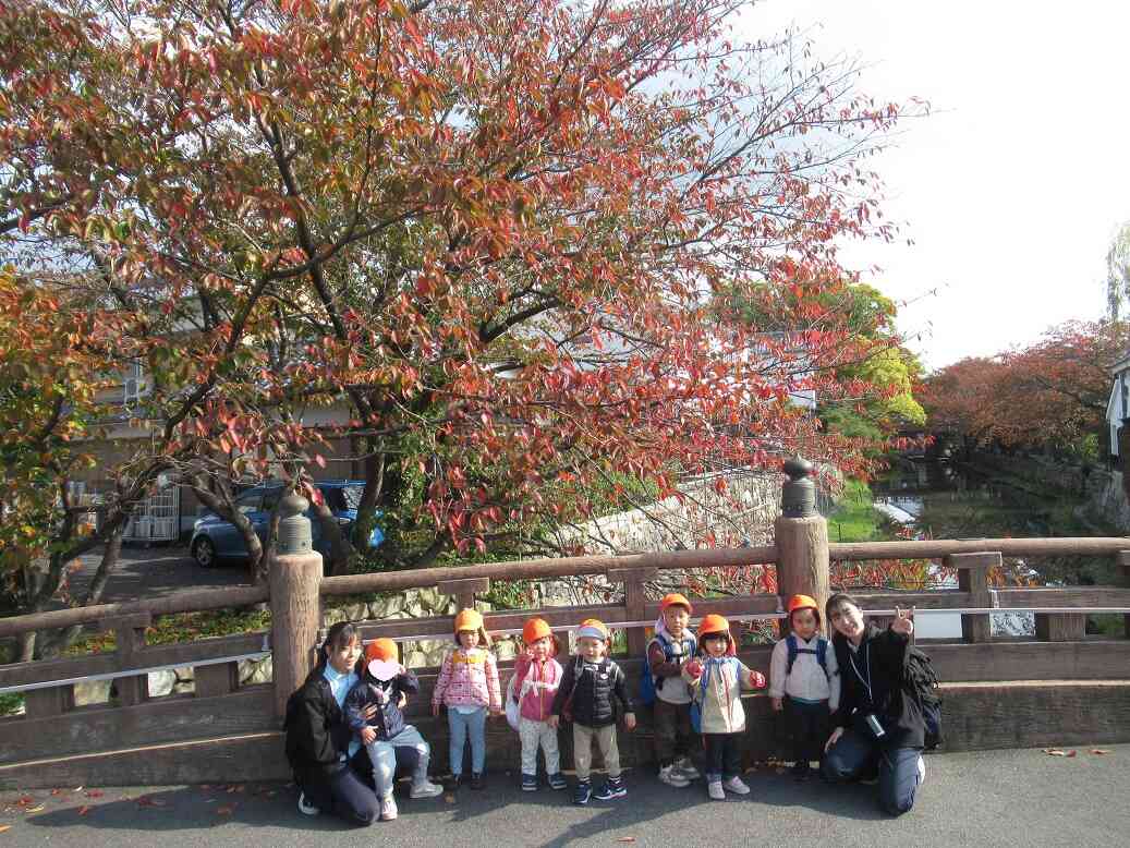 八幡堀の橋の上でもハイ☆ポーズ!!