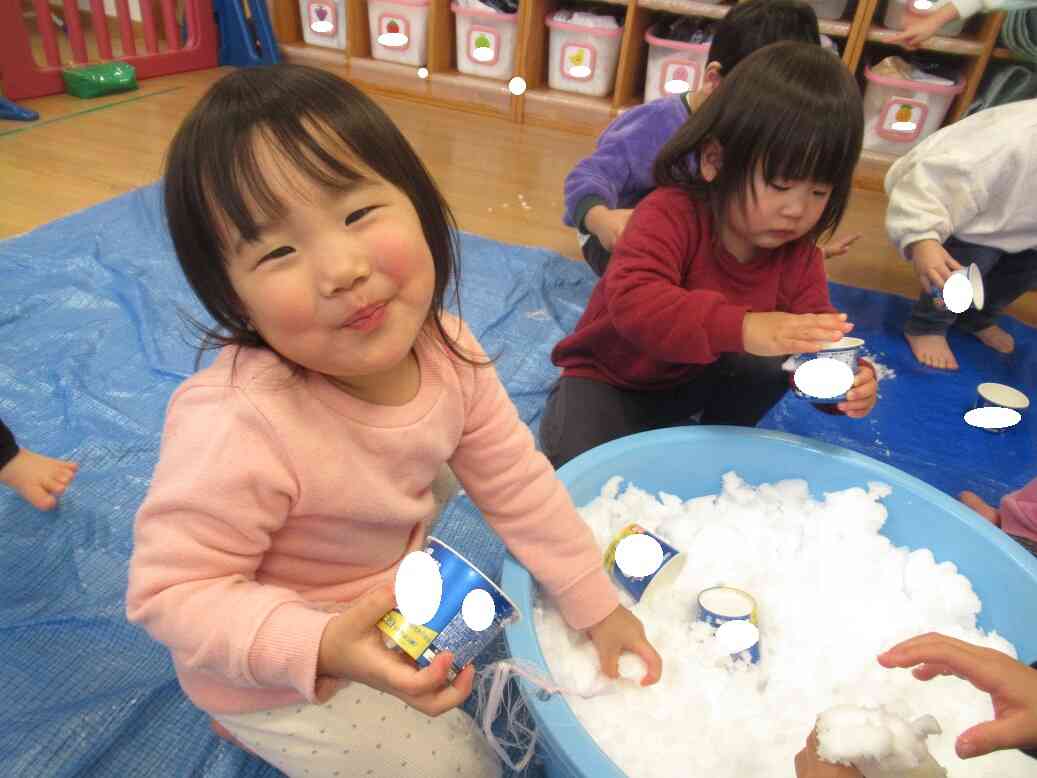 カップに入れて、見立て遊びも楽しいね～♡