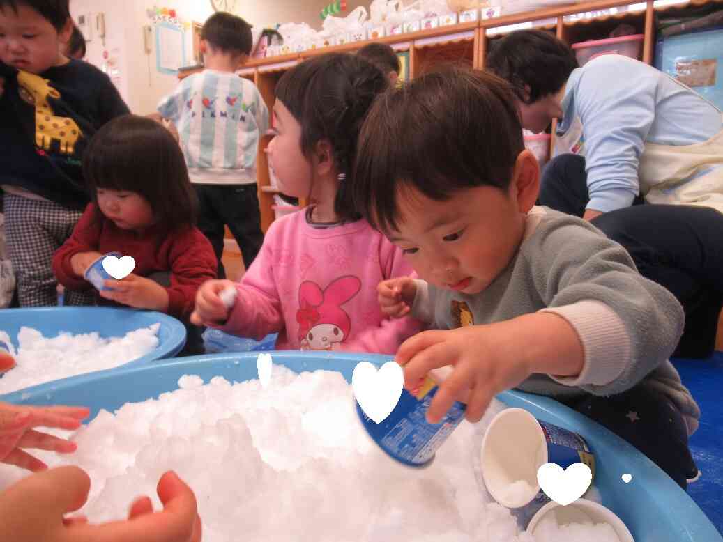 雪を触ってみよう～♪
