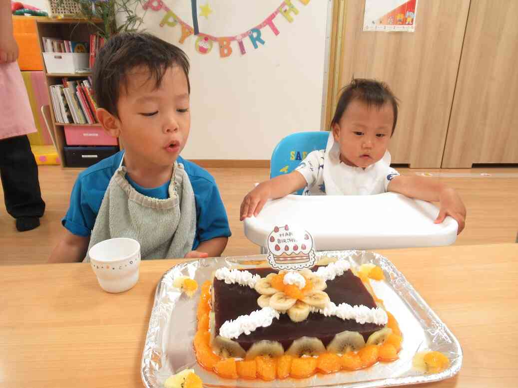 午後のおやつはゼリーケーキです♪