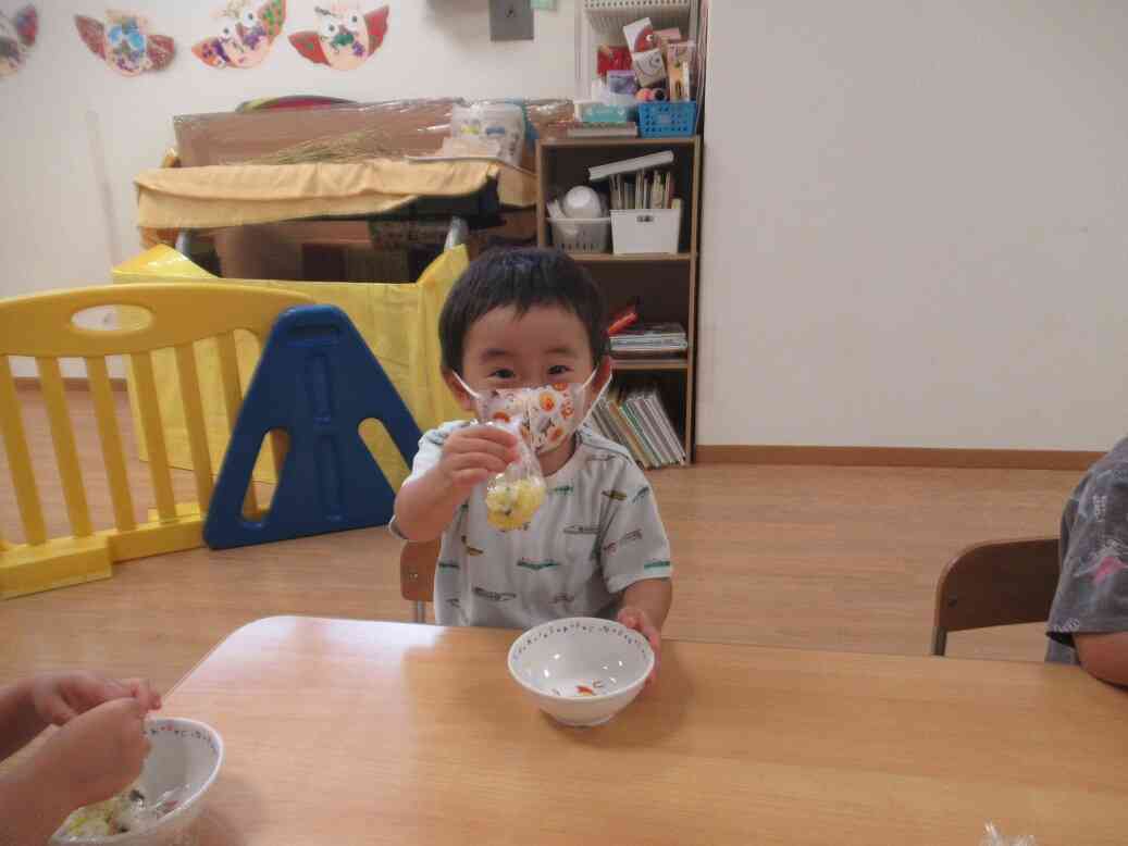 9月の食育活動～♪（チュモッパ作り）その3