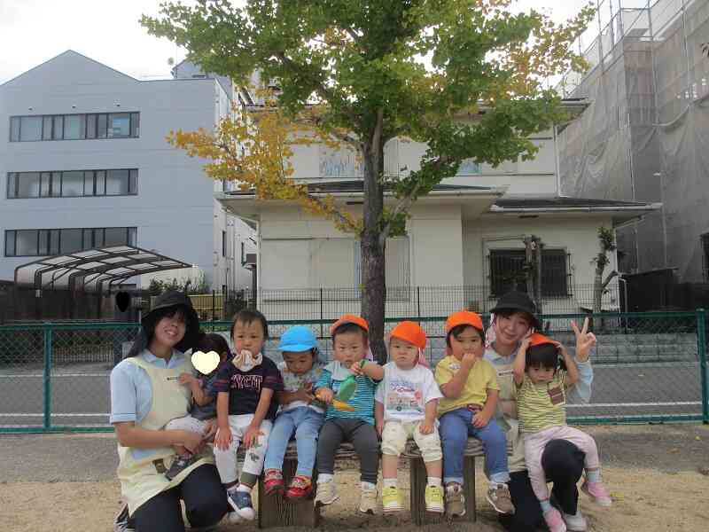 あひる組さんの公園の様子で～す♡みんなでハイ☆ポーズ！！