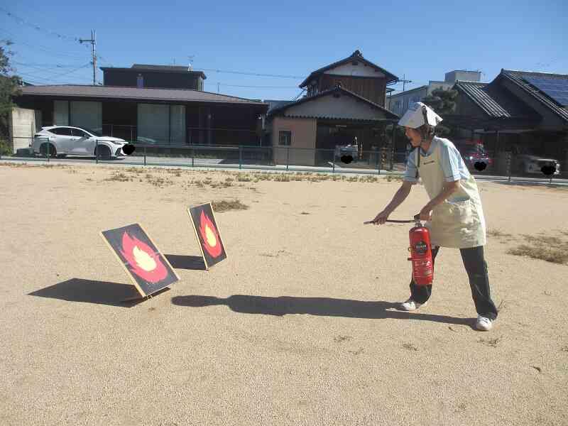 総合避難訓練(初期消火・引き渡し訓練)