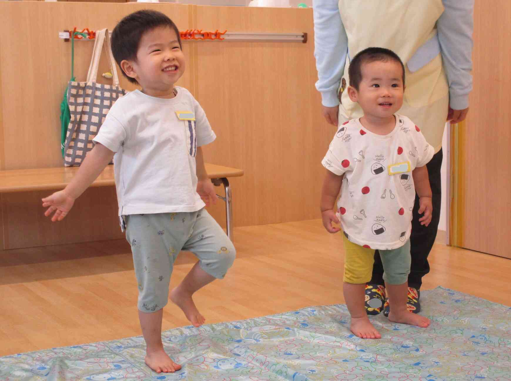 英語の先生と　！レッツダンス！