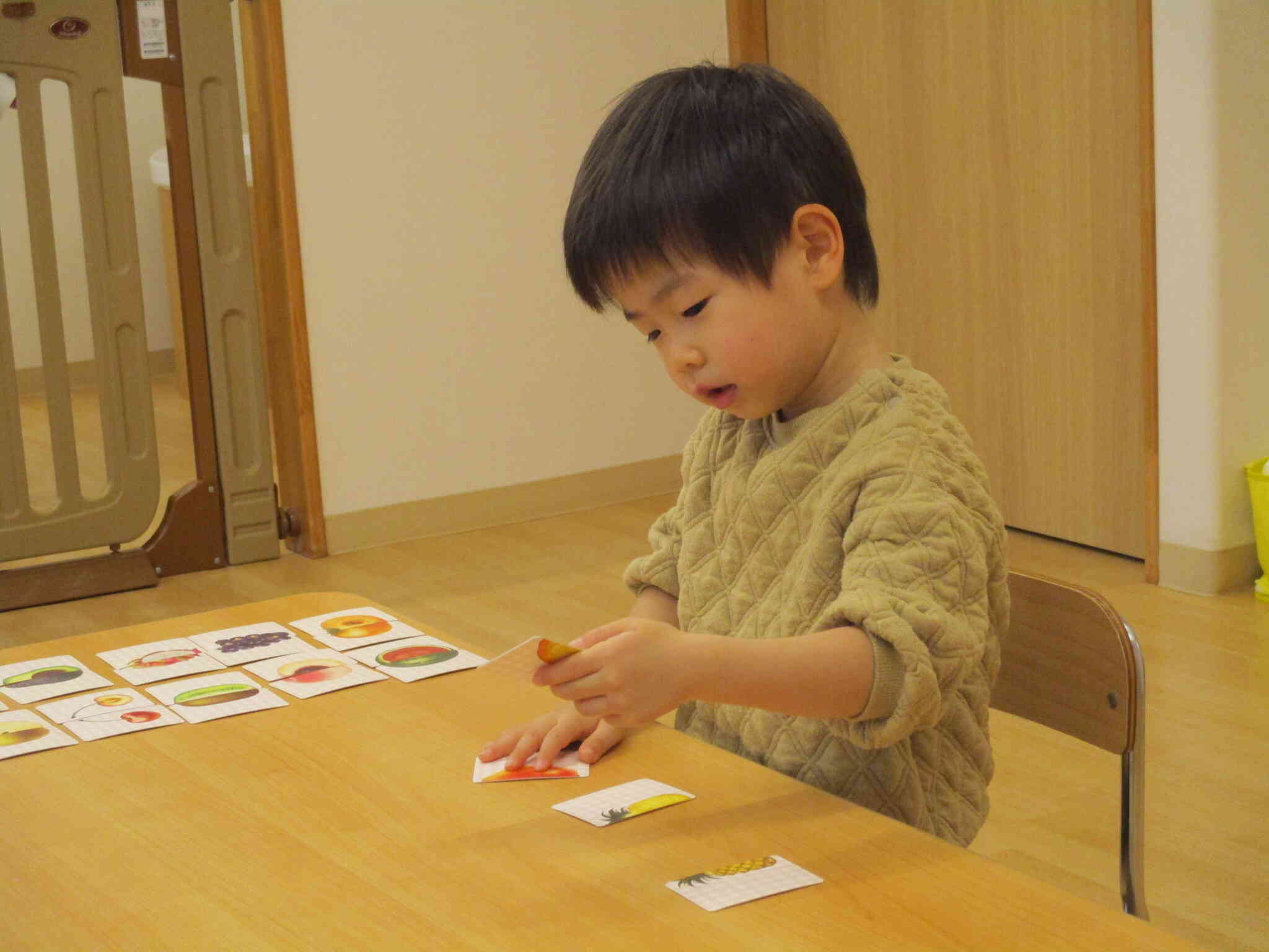 次は、果物カード。これは？マンゴーっていうんだね‼︎