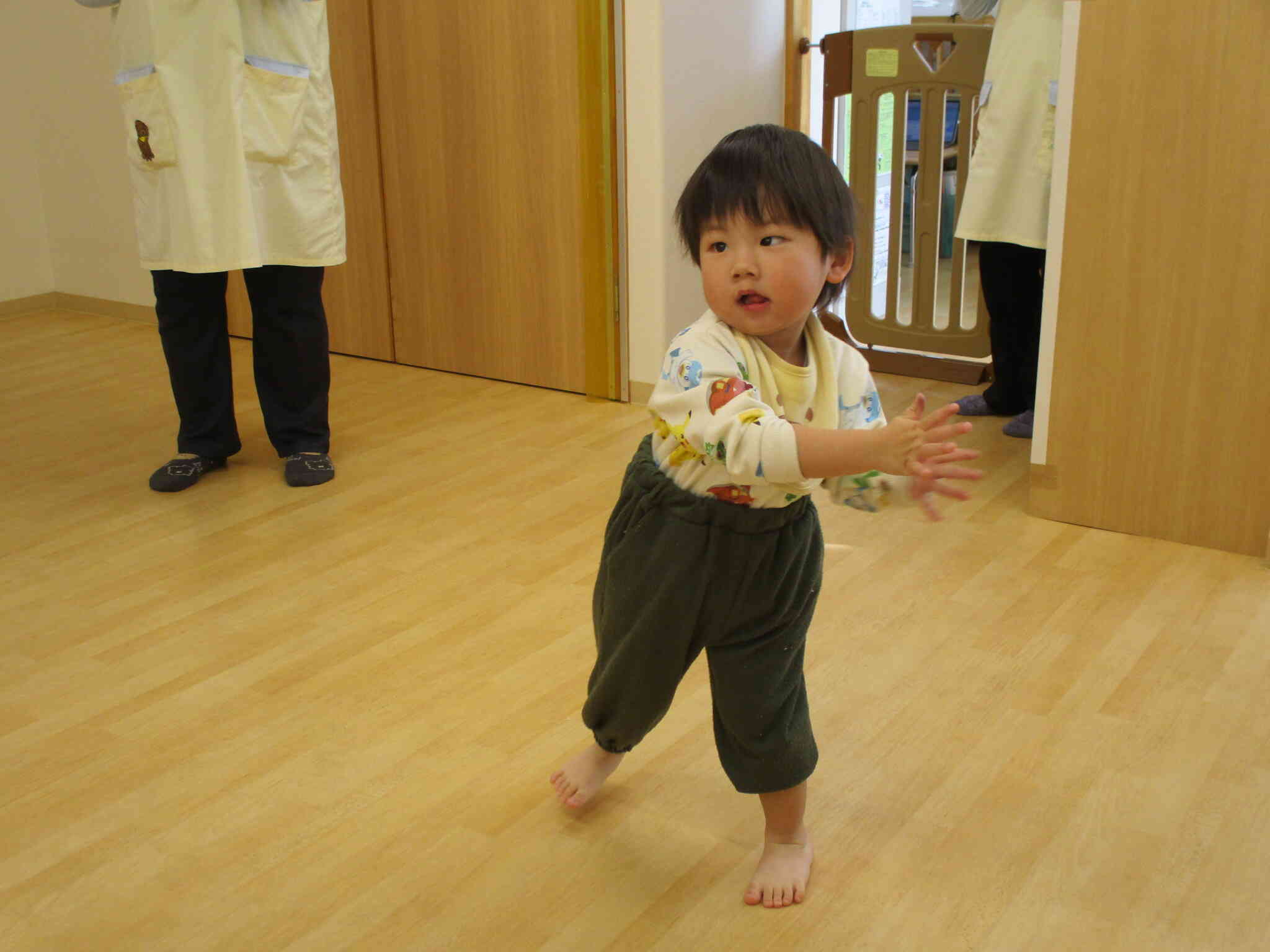 豆まきの前に、『鬼のパンツ』を元気良く踊ってパワーを貯めました！