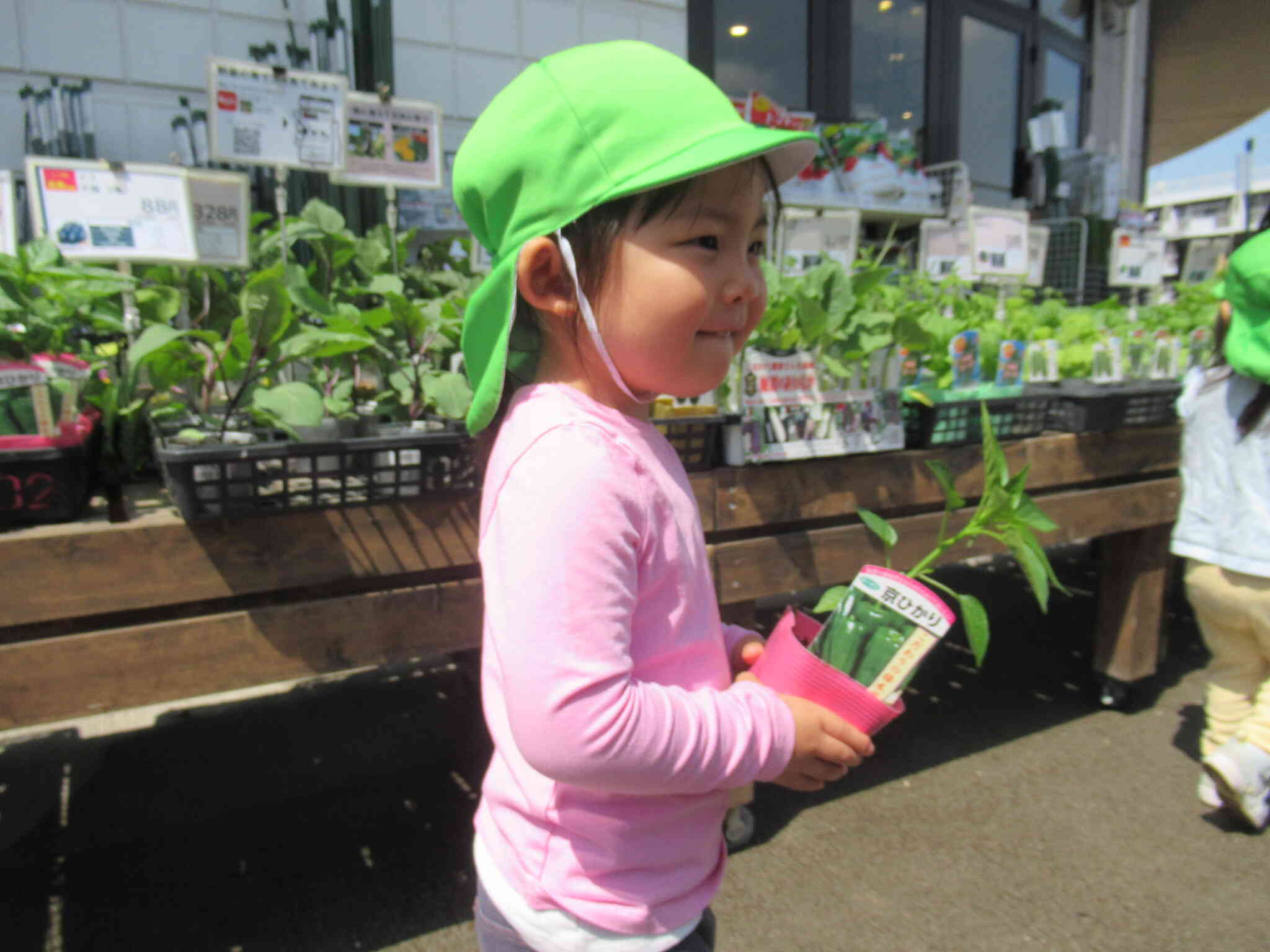 野菜の苗を買いに行こう♪
