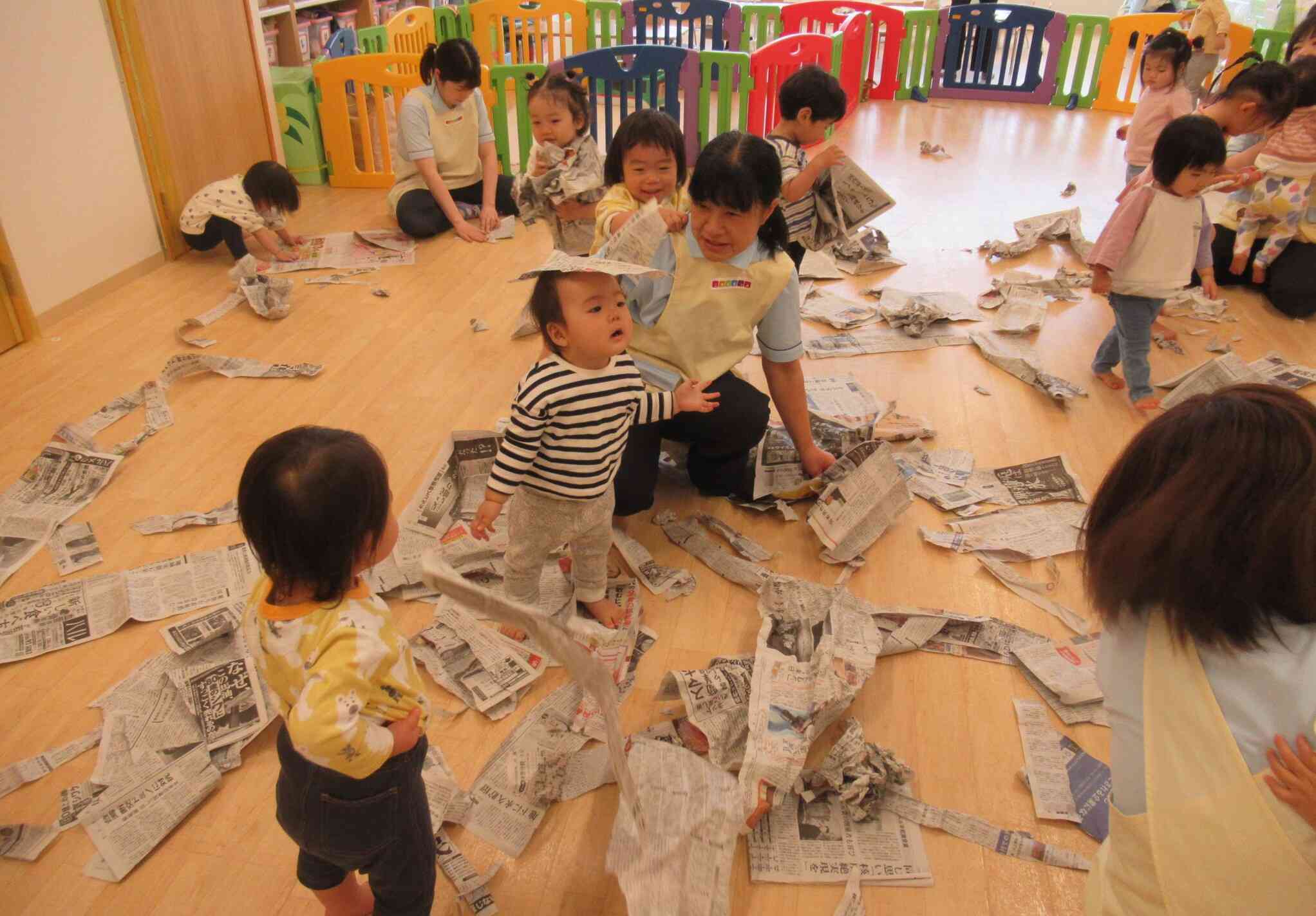新聞紙であそぼう！