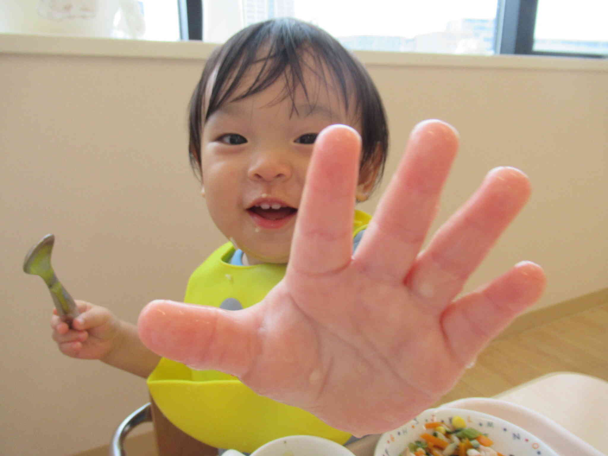 ０歳児　給食の様子☆