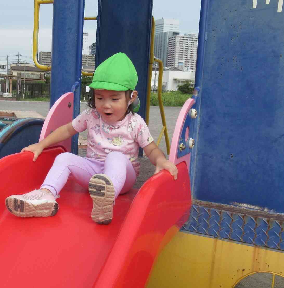 滑り台 大好き!
