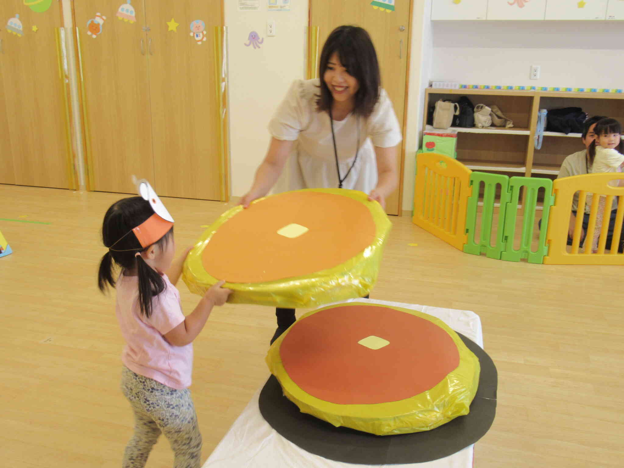 しろくまちゃん、ほっとけーきつくるよー