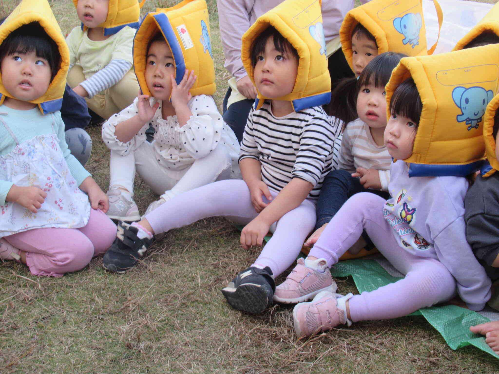 防災頭巾を被るよ！