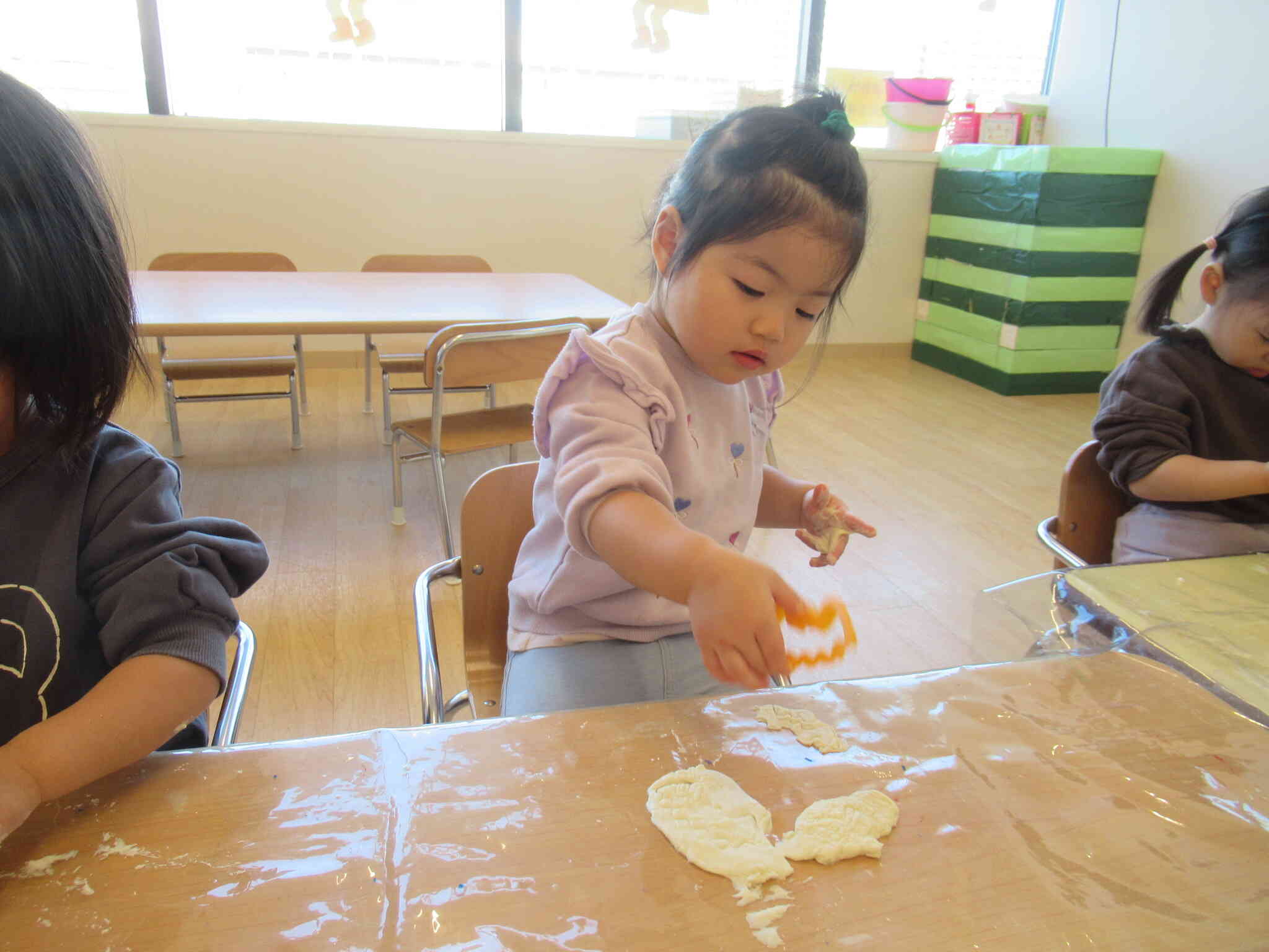 粘土にぺたっ！