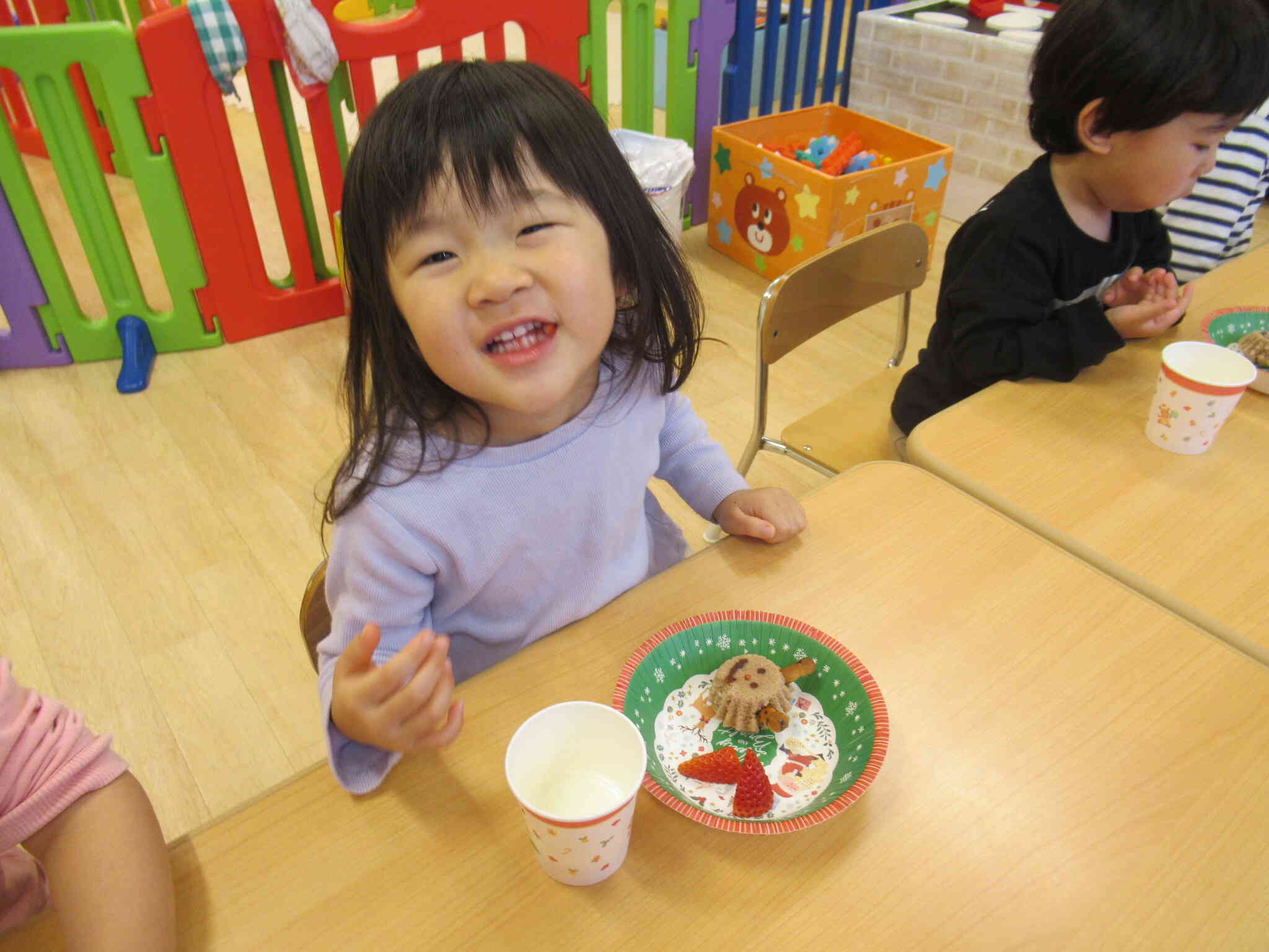 おやつはトナカイの蒸しパンでした！