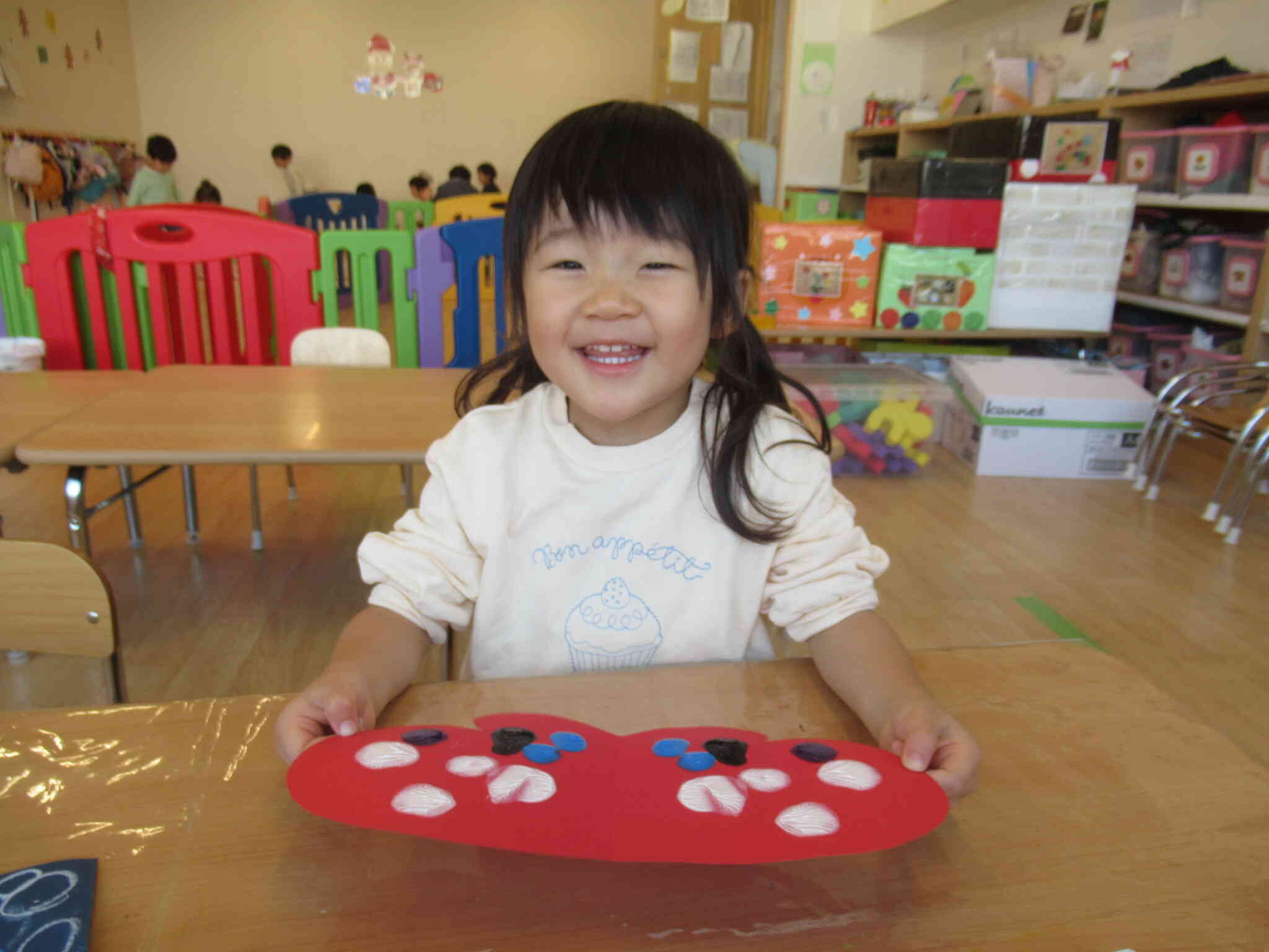 2歳児クラス12月 てぶくろ製作