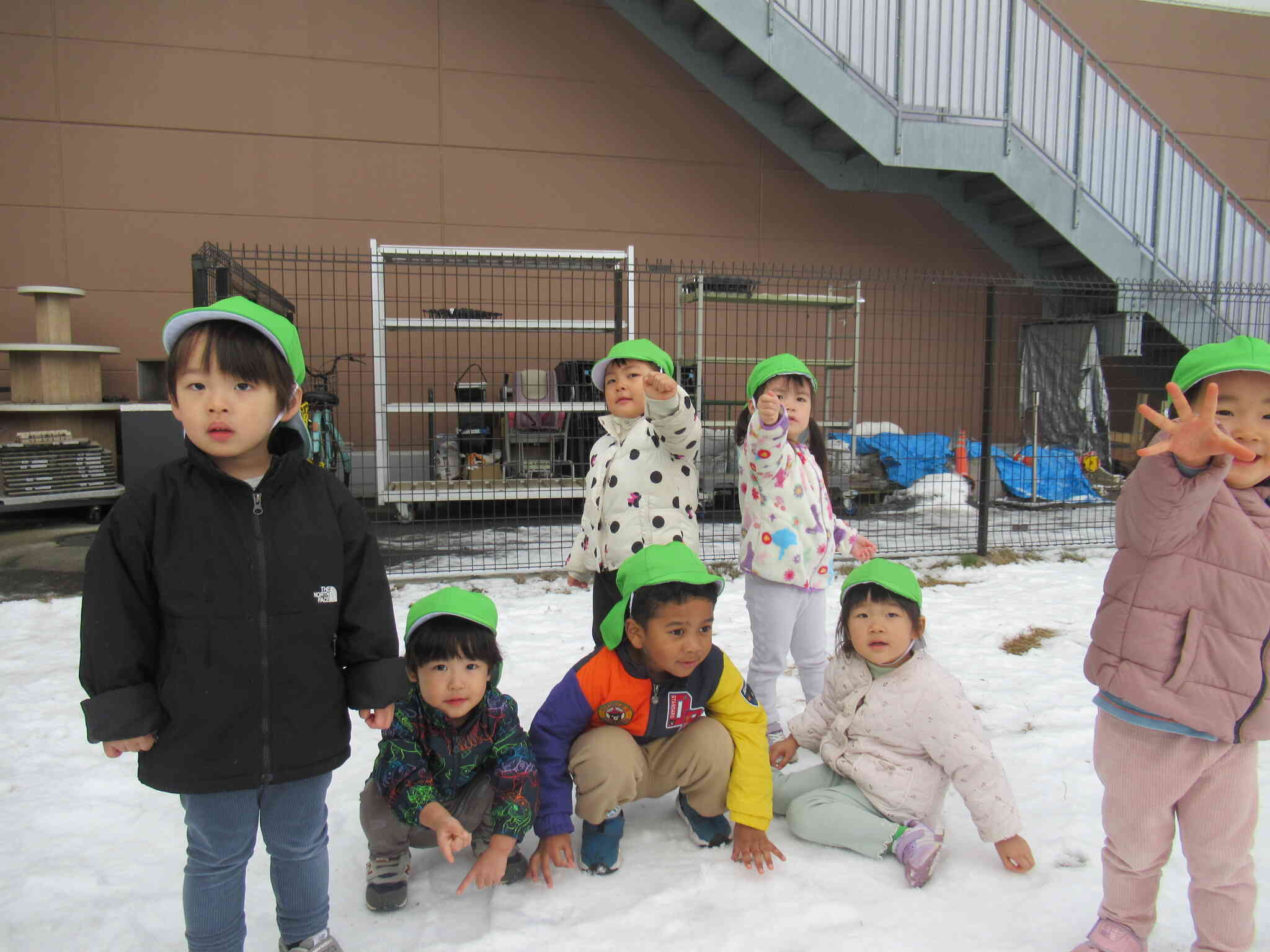 ２歳児クラス 雪遊び