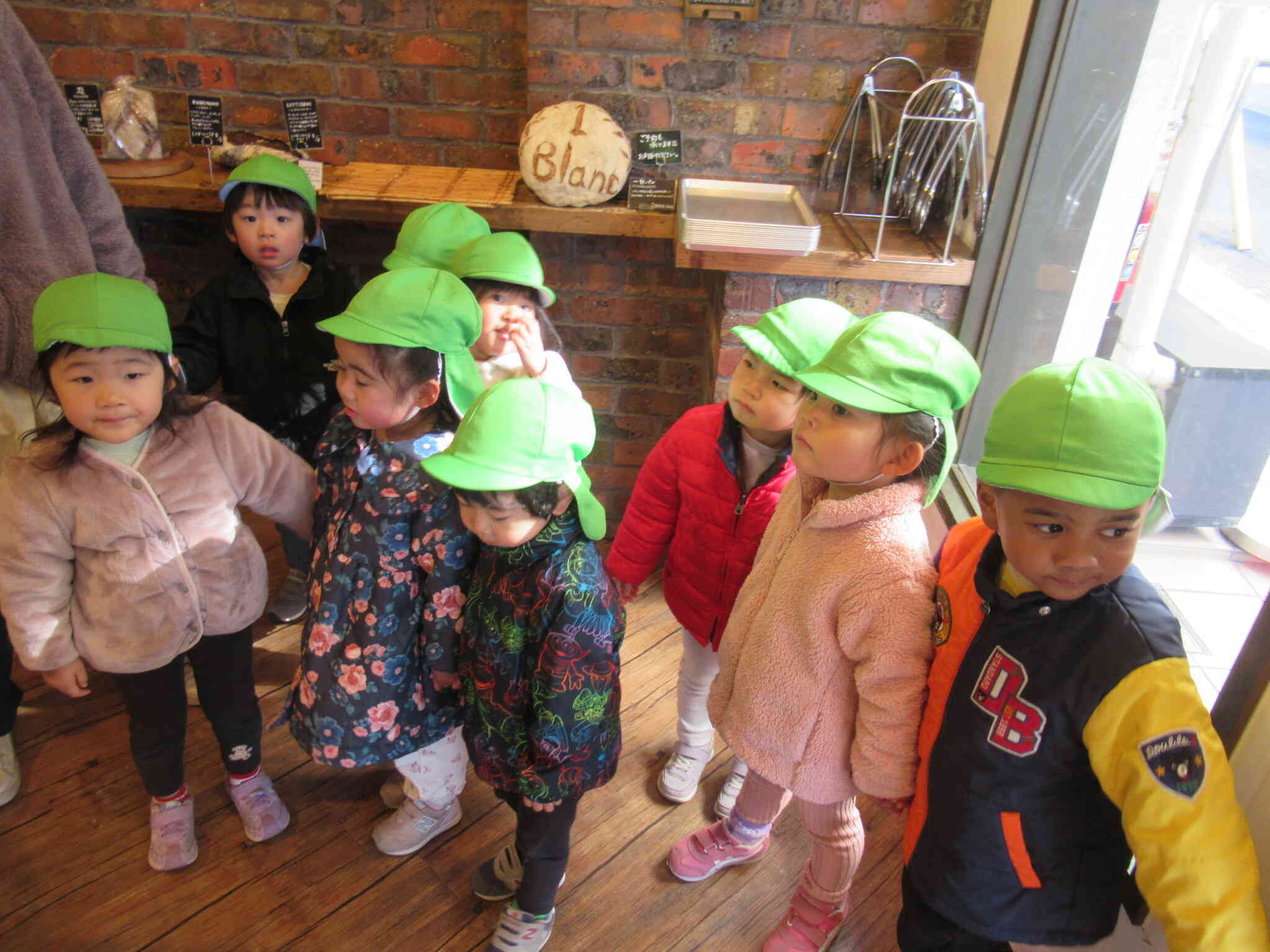 パン屋さんへいこう！