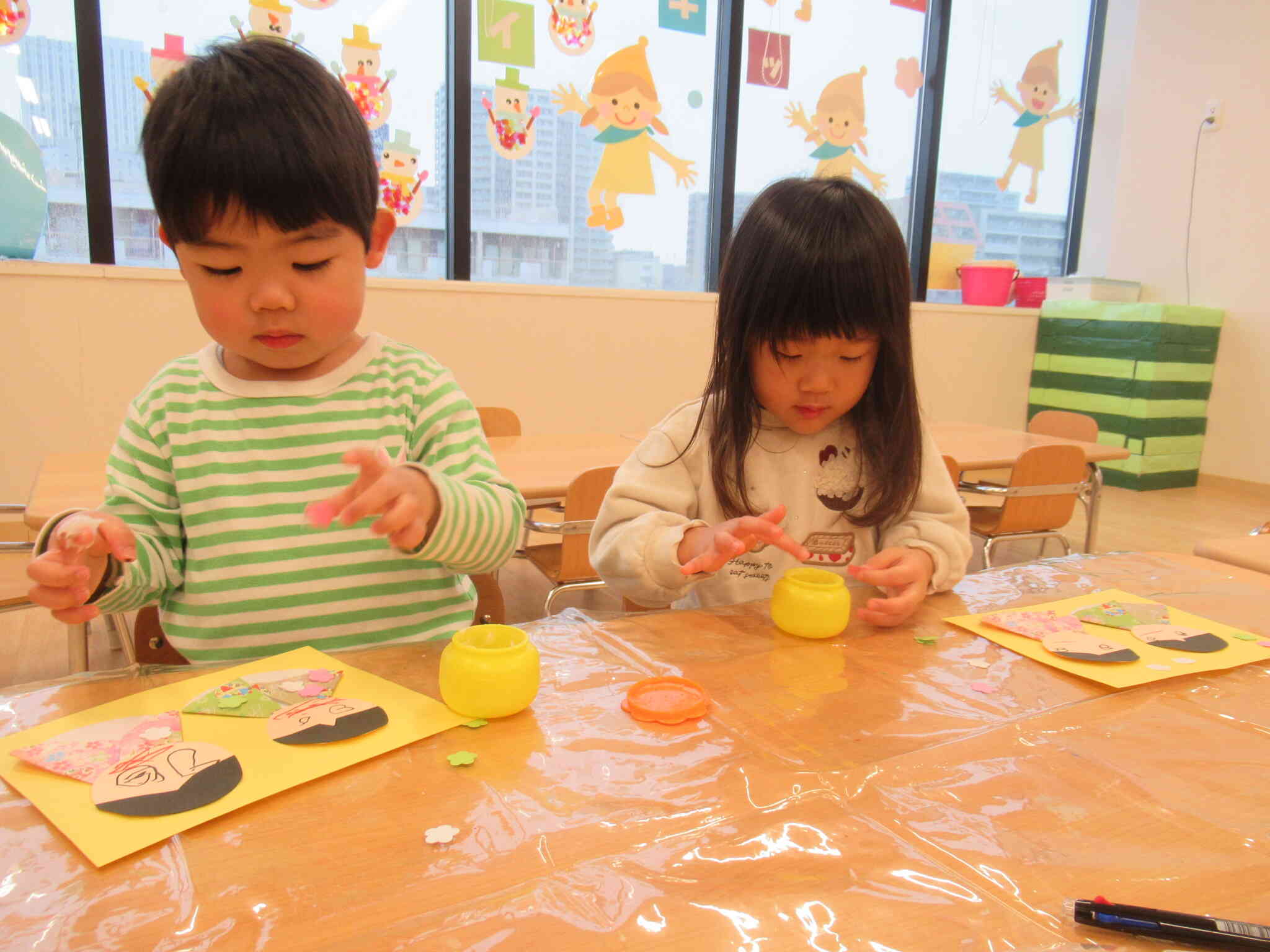 2歳児クラス ひな人形製作
