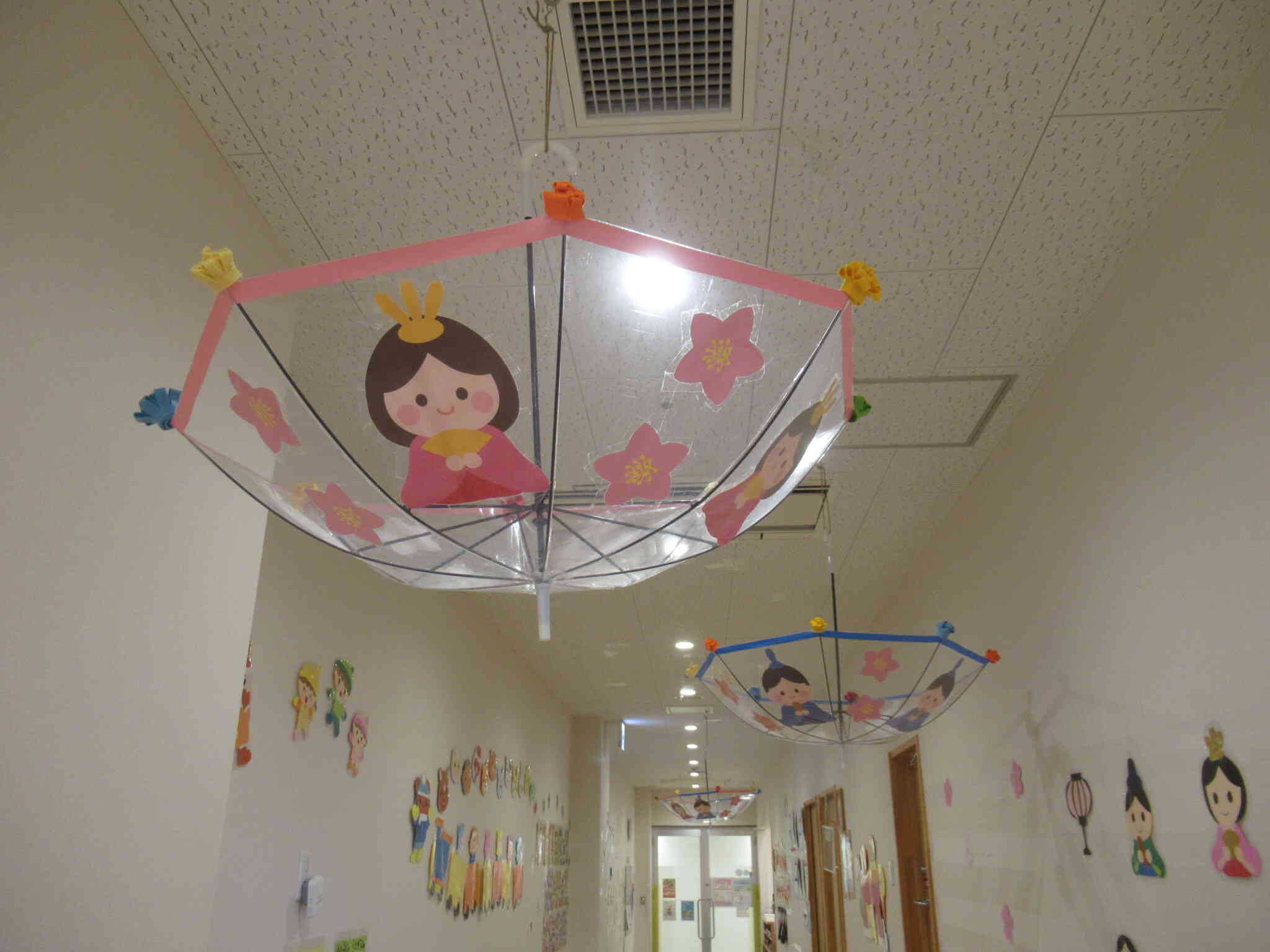 廊下に飾りました♡