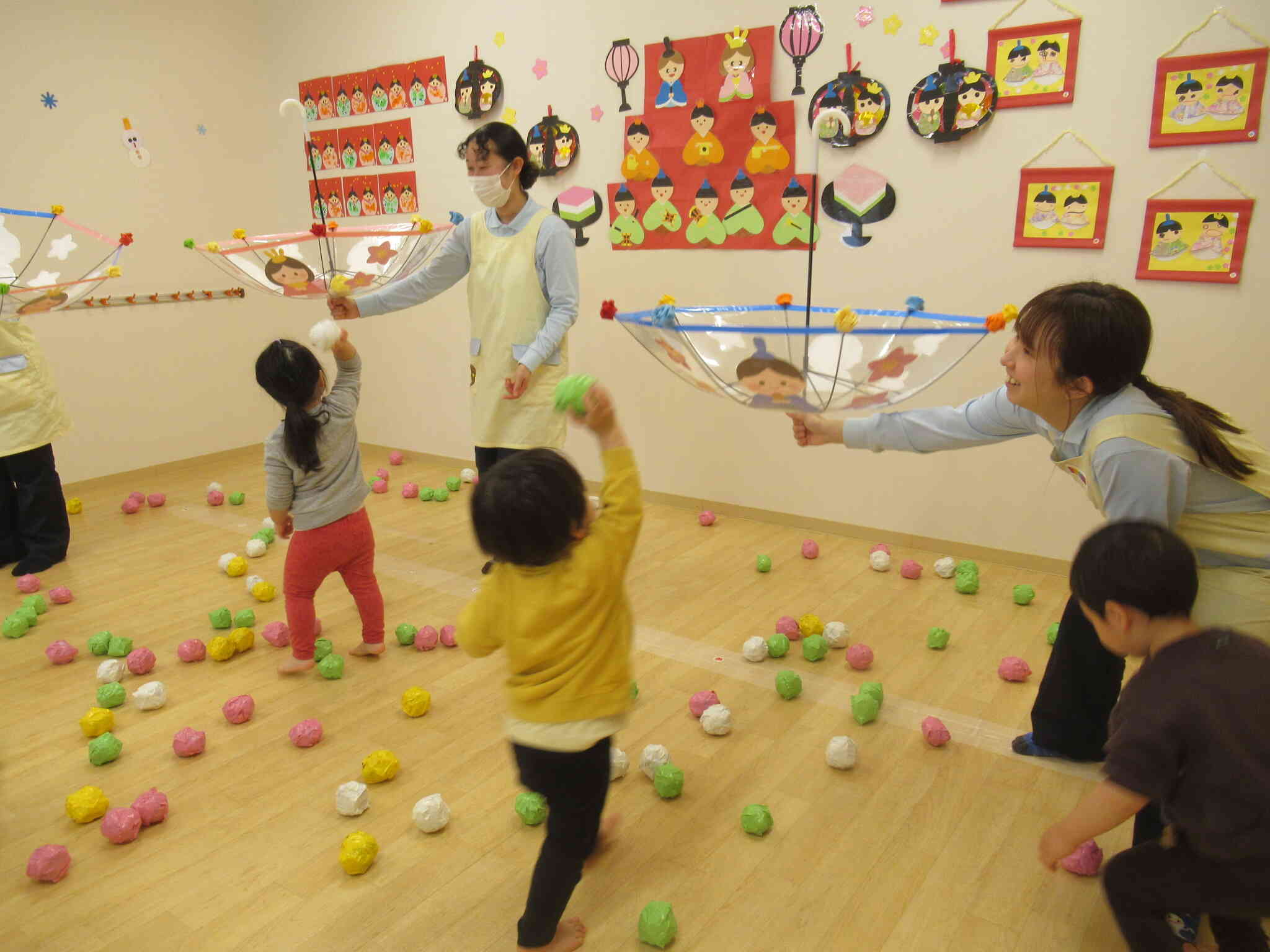 ひなあられ玉入れゲーム！