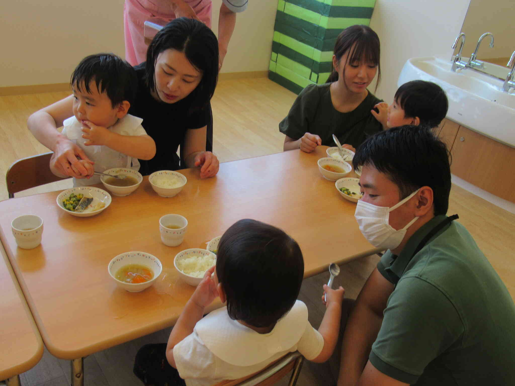2歳児クラス 給食参観