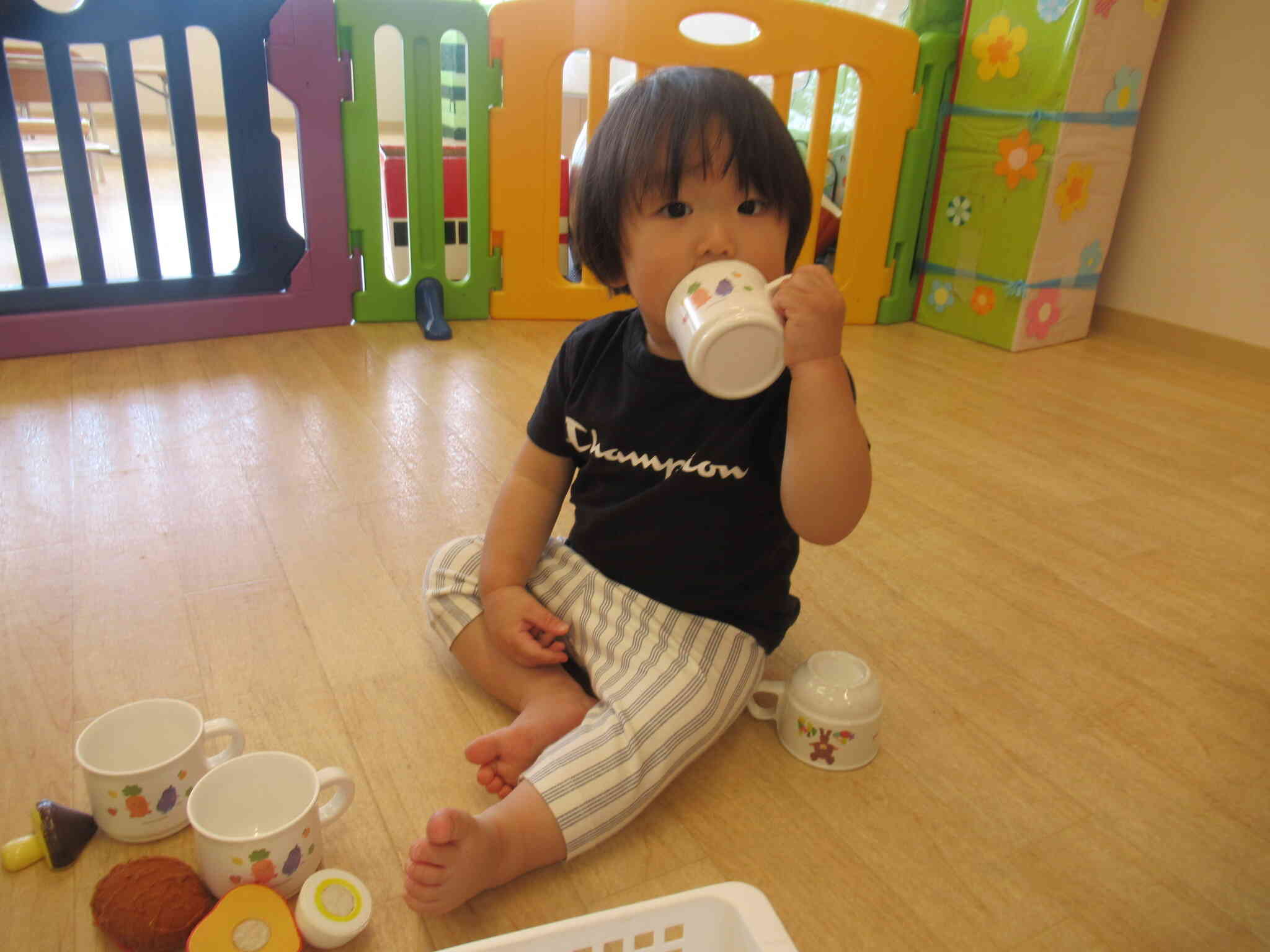 あひる組　１歳児　おままごと遊び