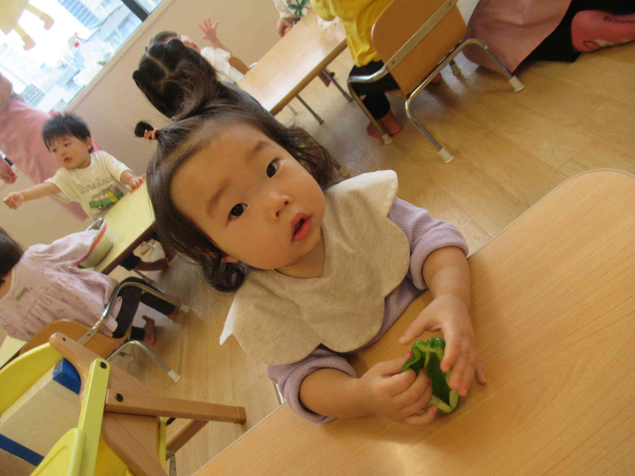 ピーマンを触ってみたよ