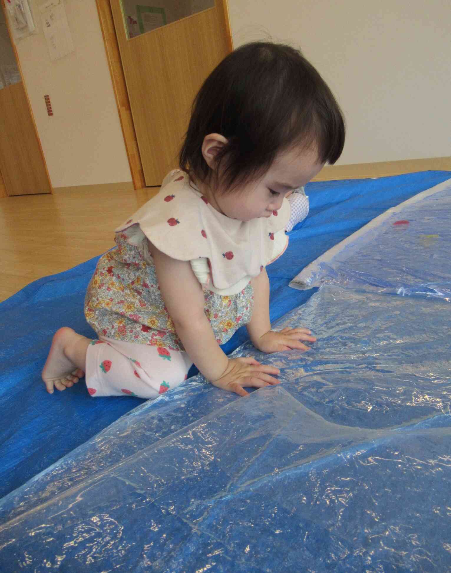 ０歳児・１歳児ウォーターベッドで遊ぼう