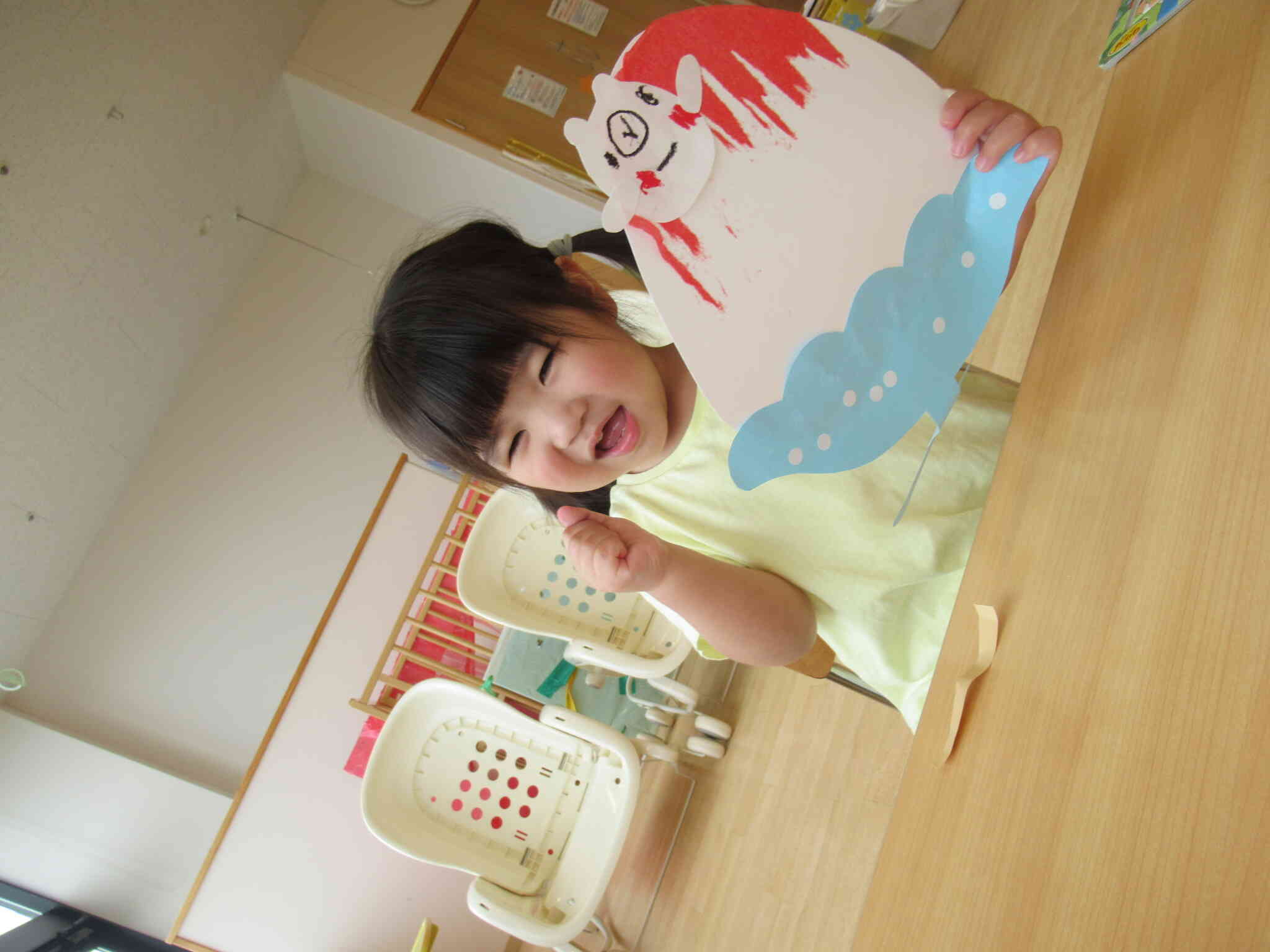 しろくまくんにお顔をかいたよ
