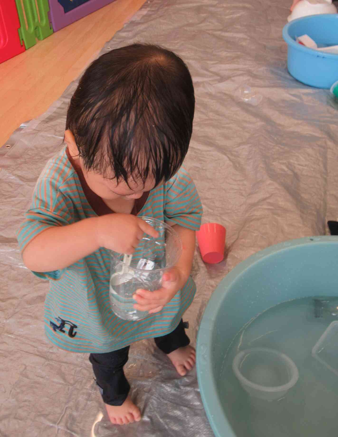 ０・1歳児水遊び