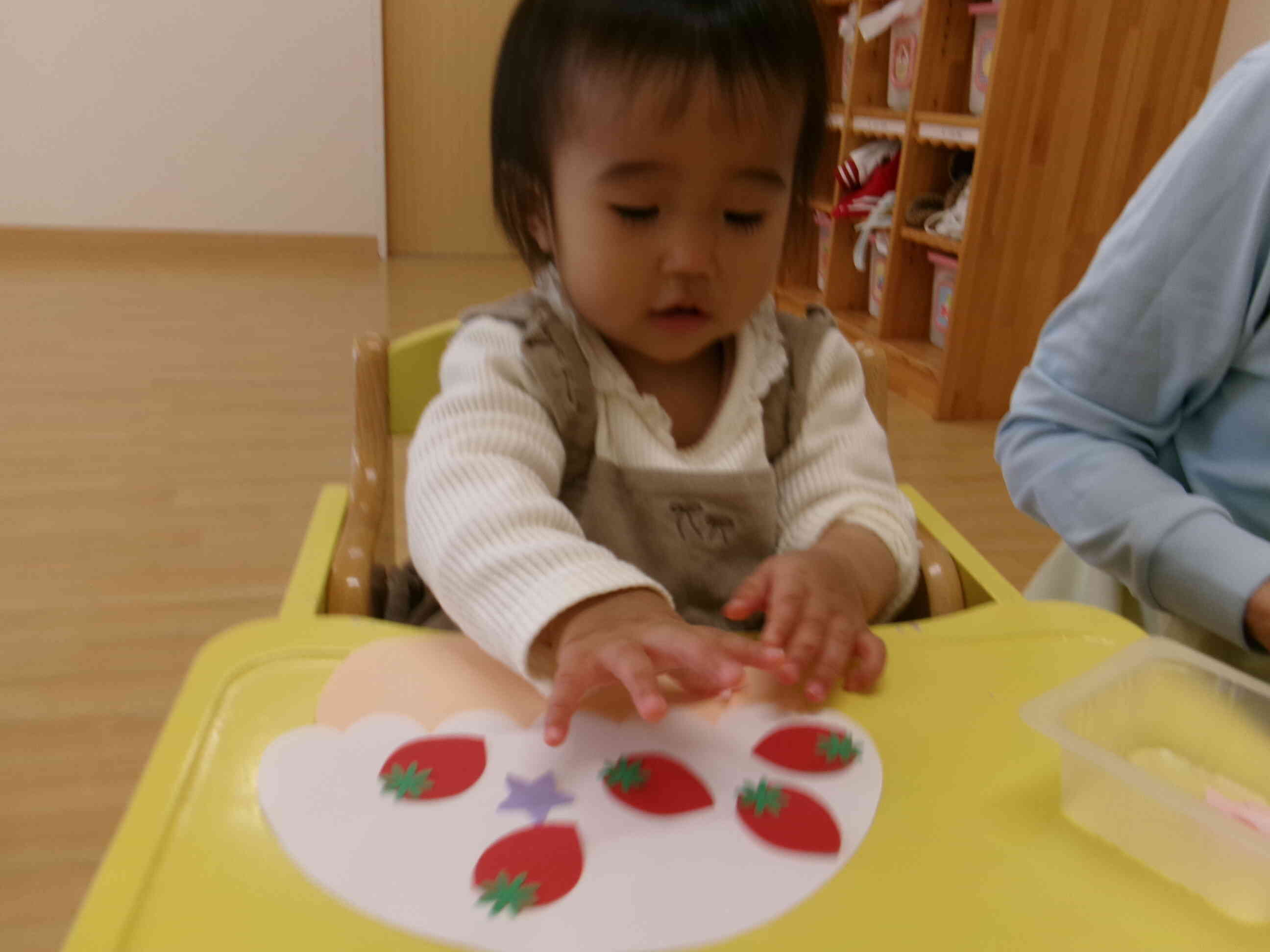 クリスマス製作したよ(0歳児)｜ニチイキッズおのうえ保育園｜ニチイキッズ