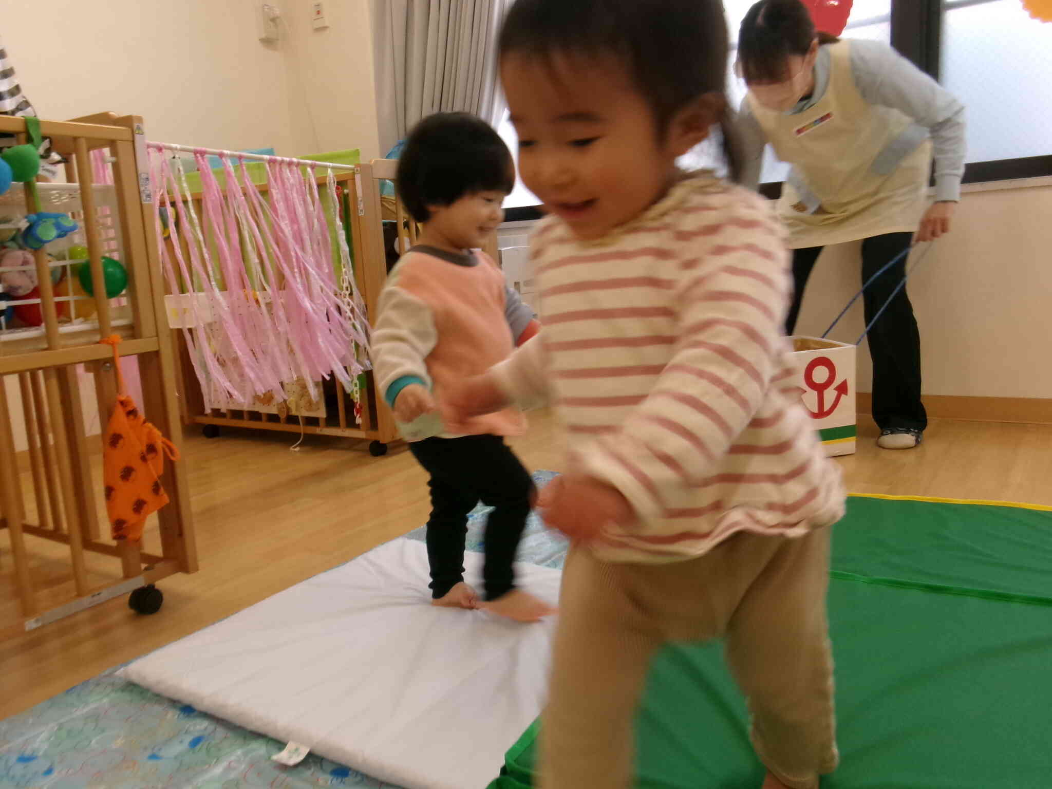 マットのお山も上手に上り下り出来るよ！