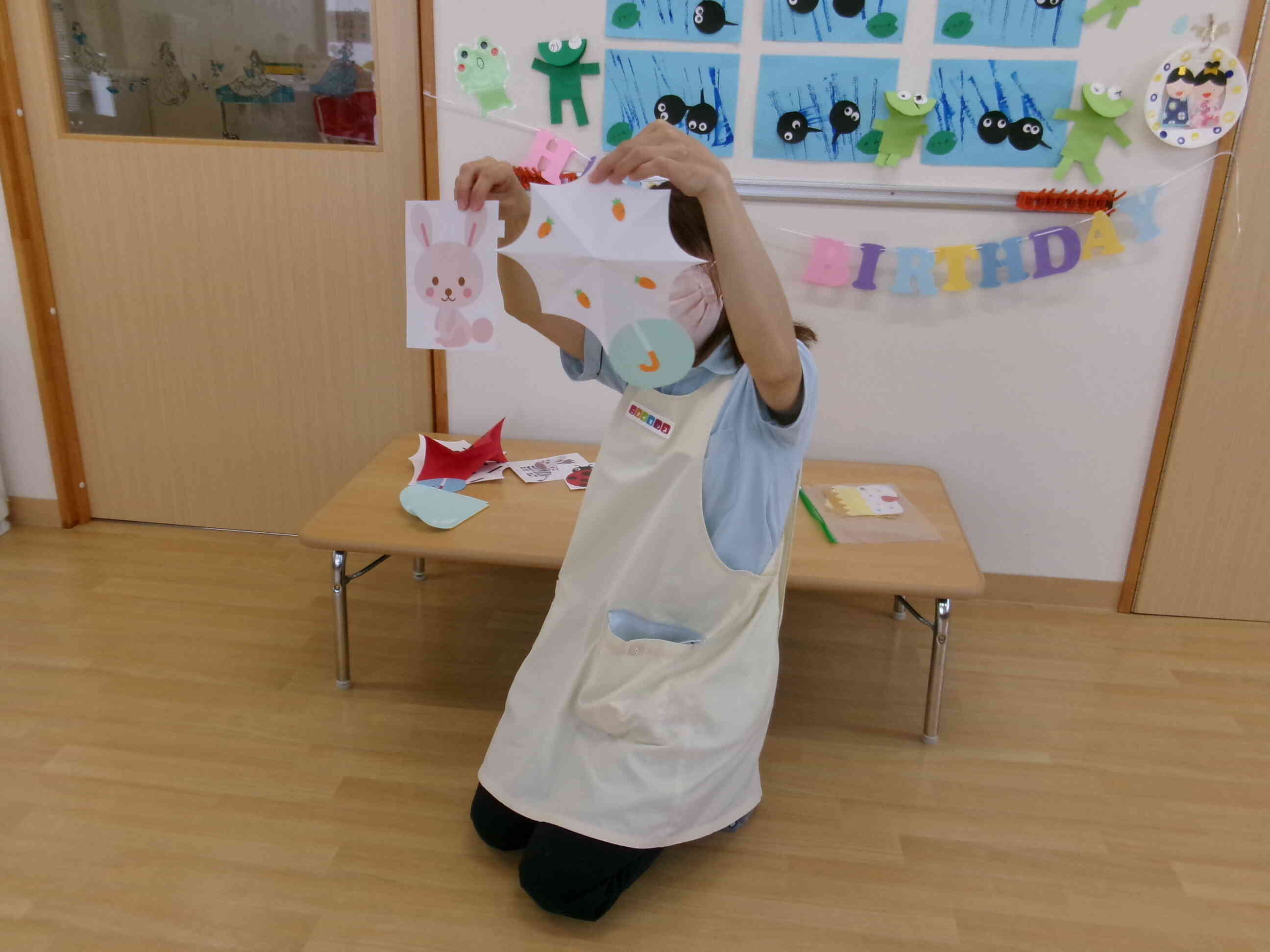 人参模様の傘、持ち主はうさぎさんでしたー！