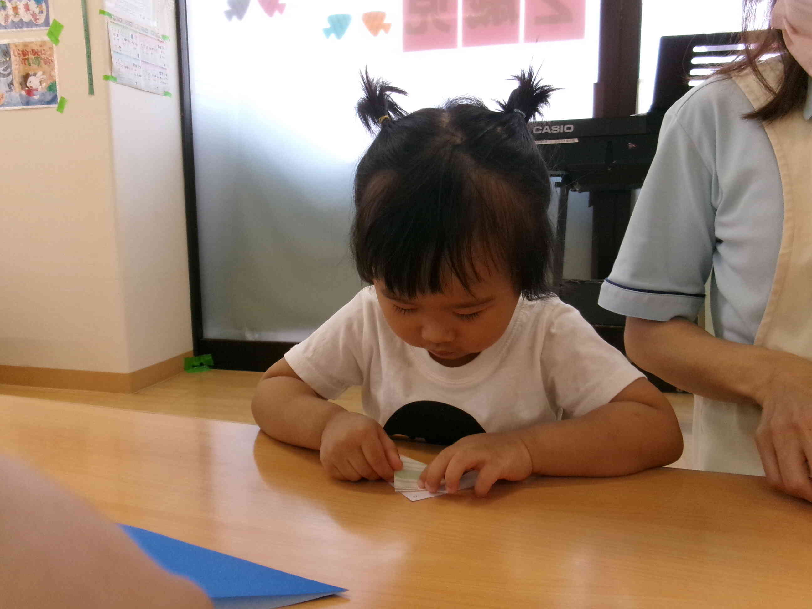 折り紙が〇〇に変身！！（2歳児）