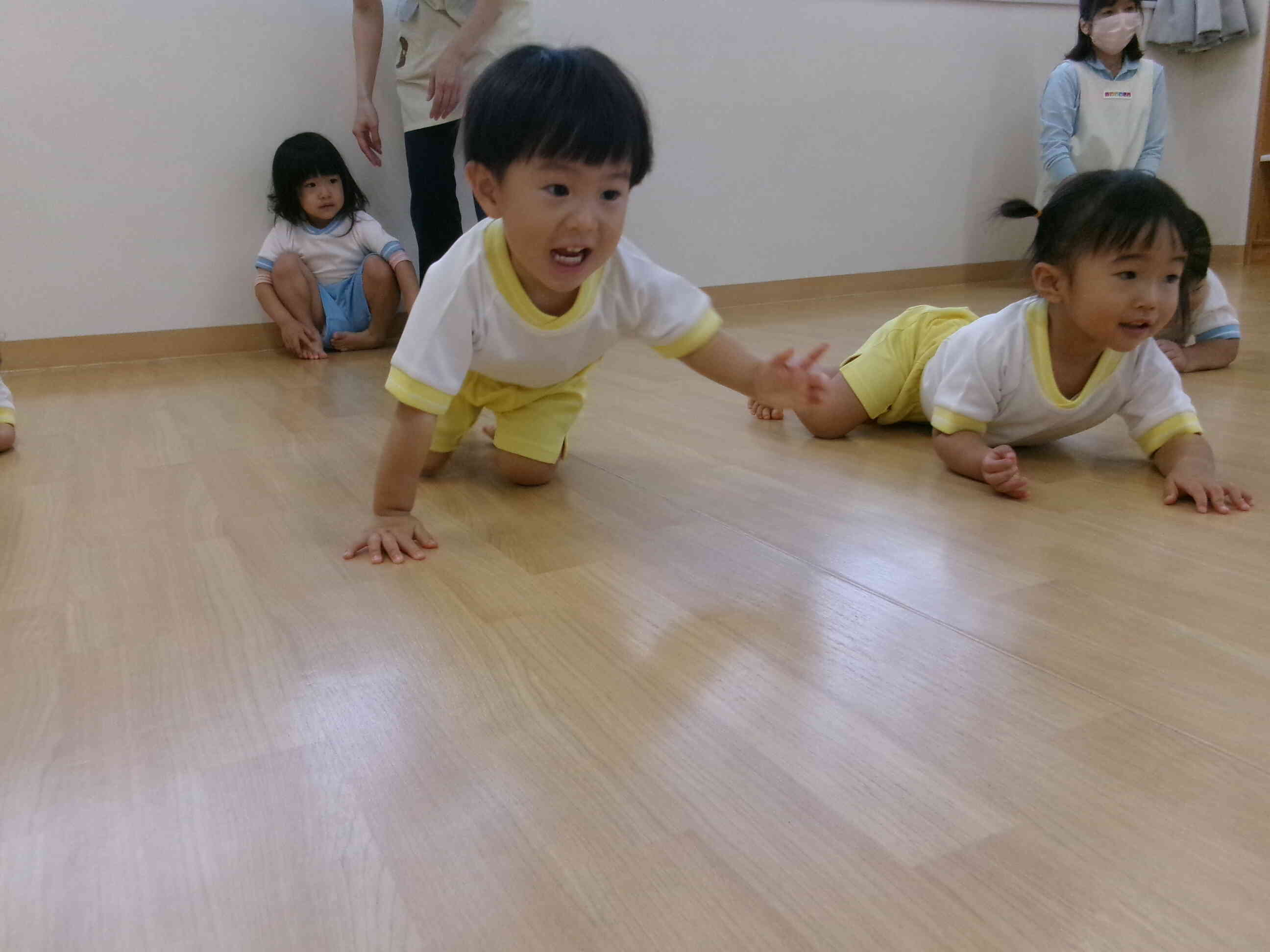 ワニの動きで体を動かしました。