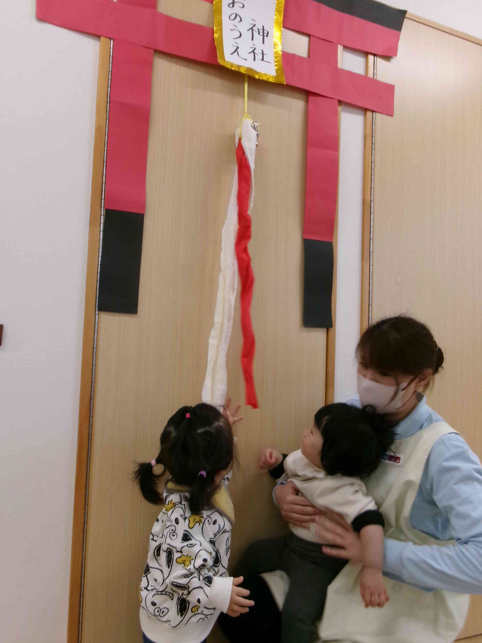 私たちもお参りするよ！