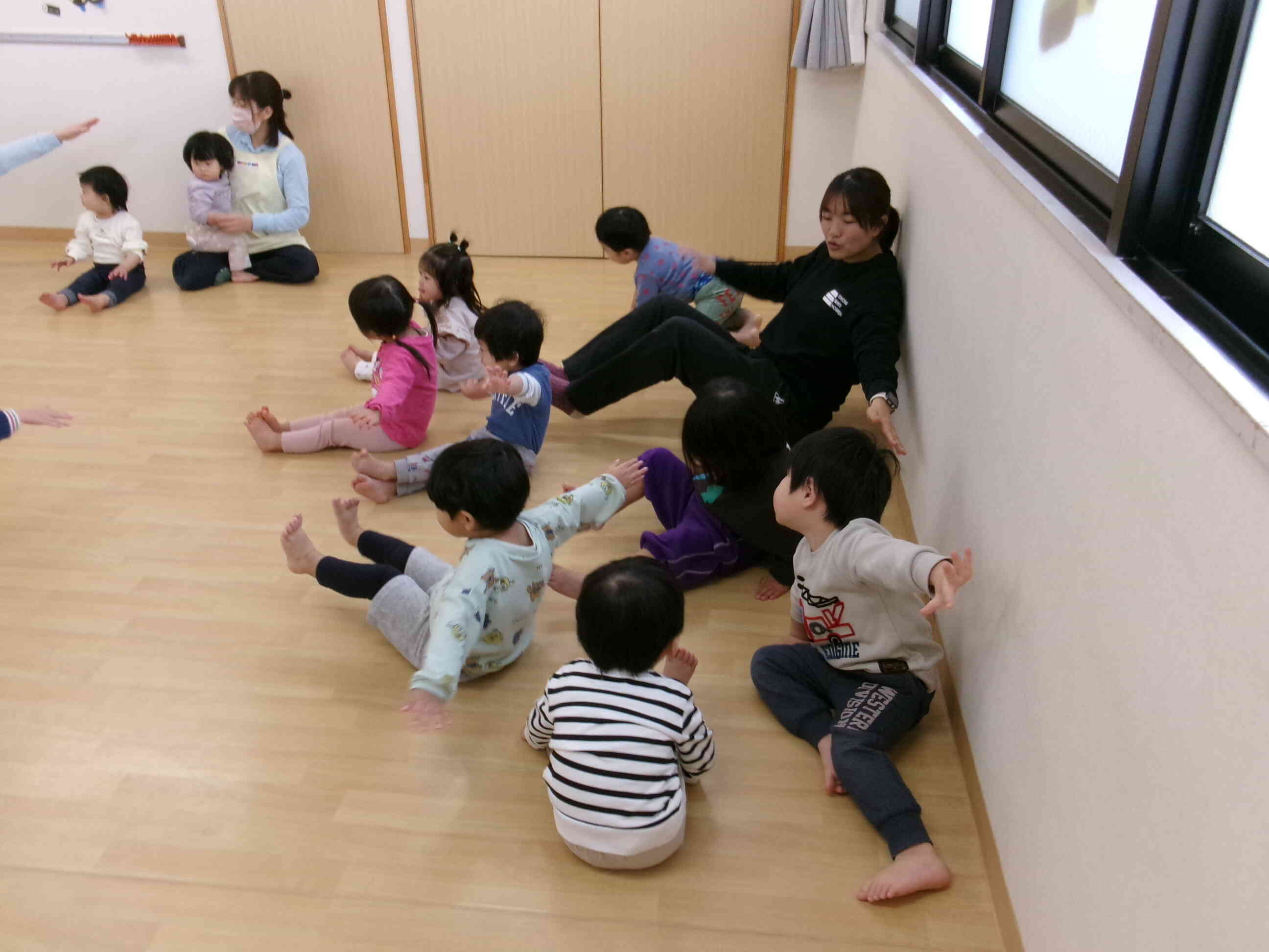 0歳児さんも参加！体育教室