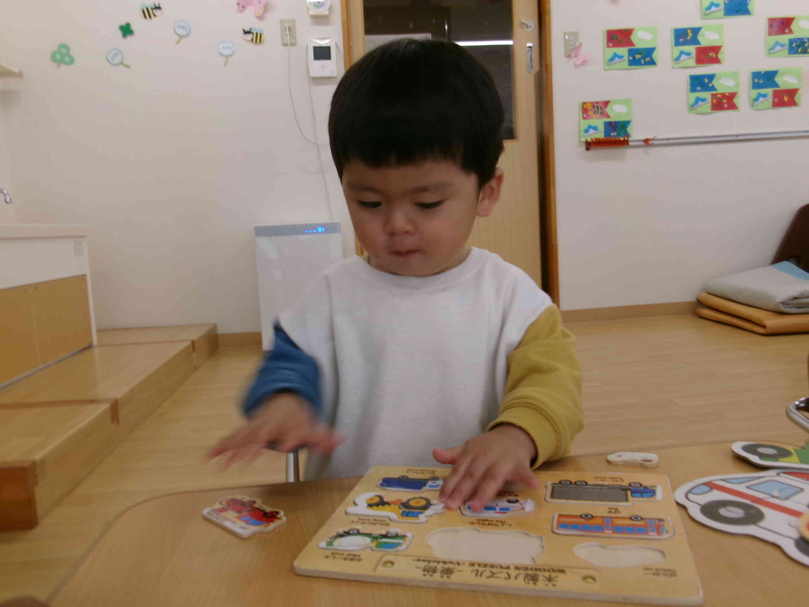 パズル遊び（1，2歳児）