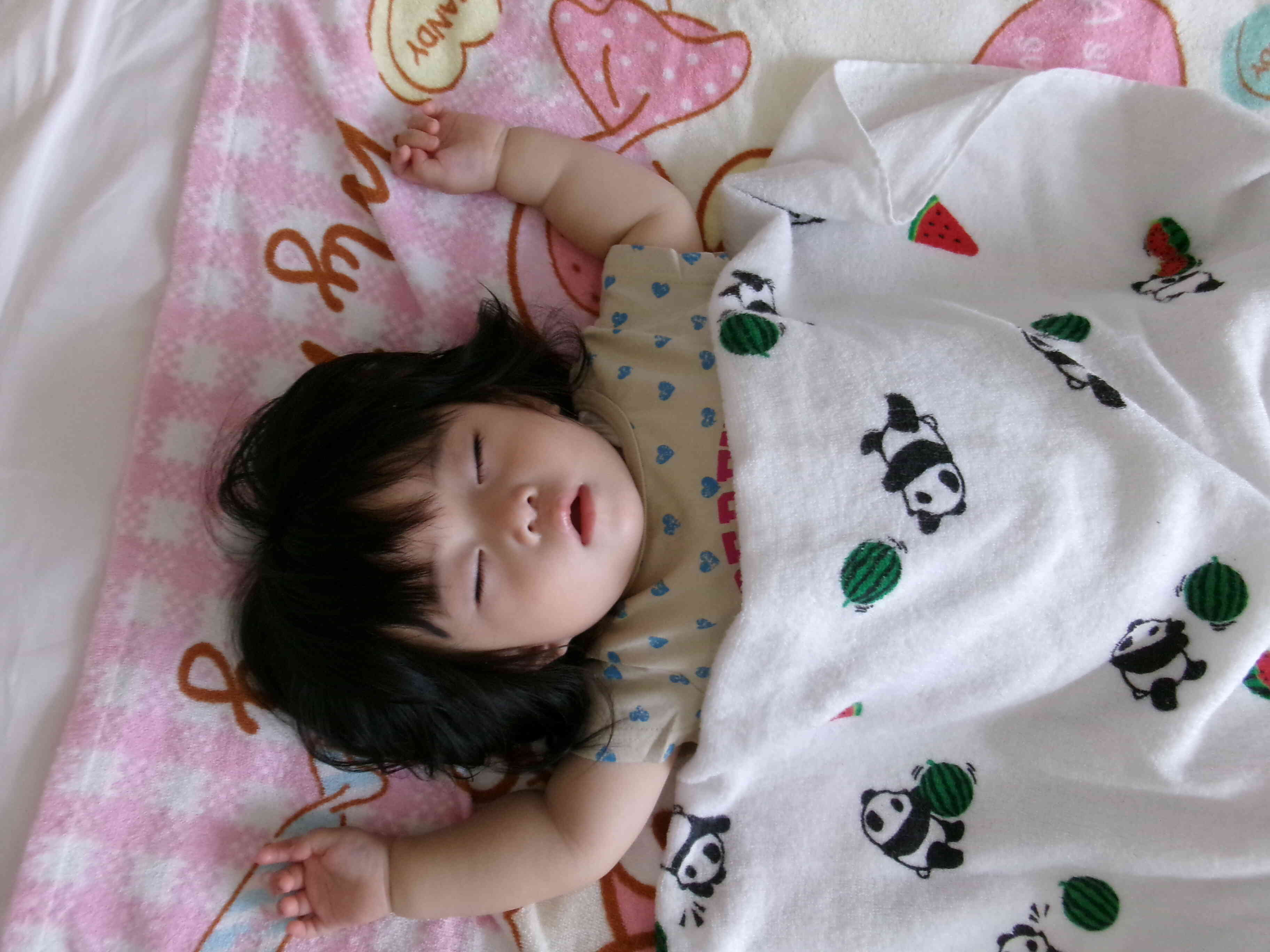 お昼寝の様子です