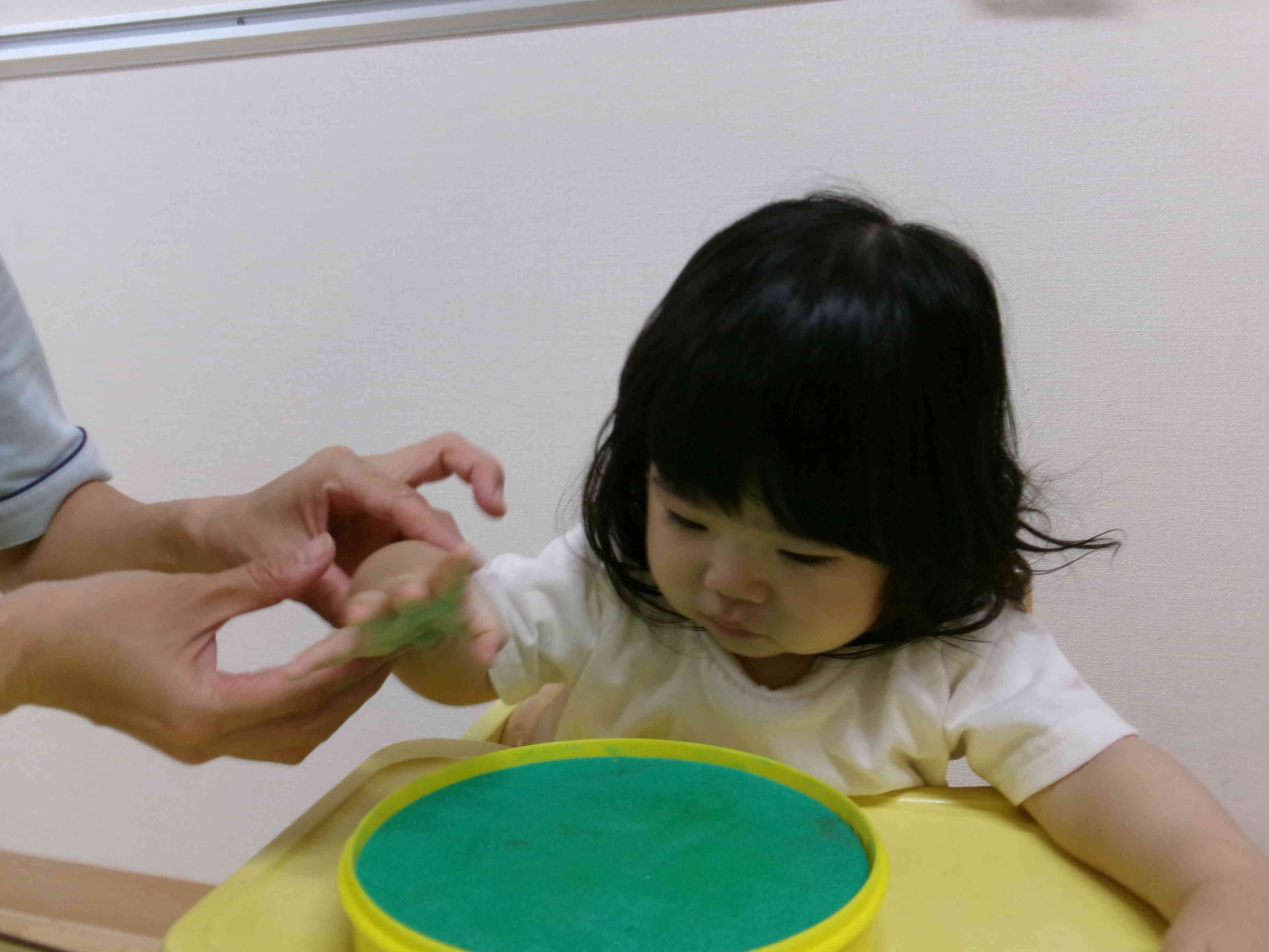 製作（0歳児）カエルさんができました
