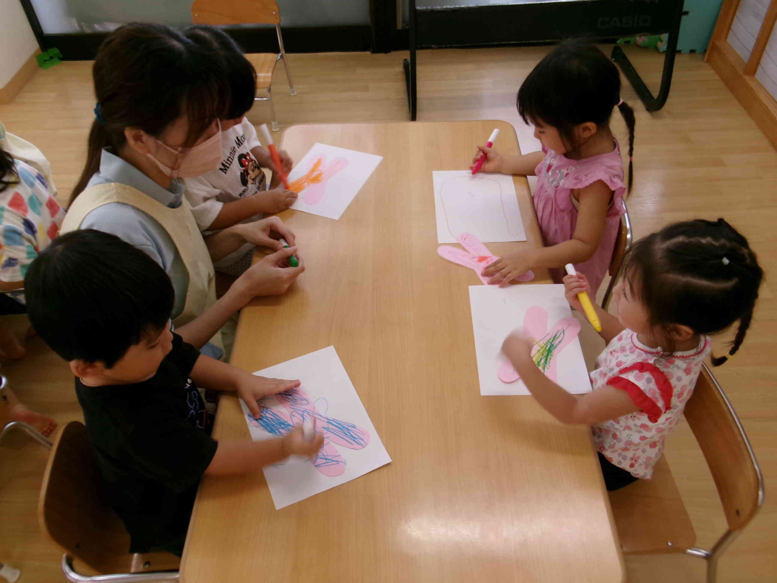 とんぼのめがね製作（１，２歳児）