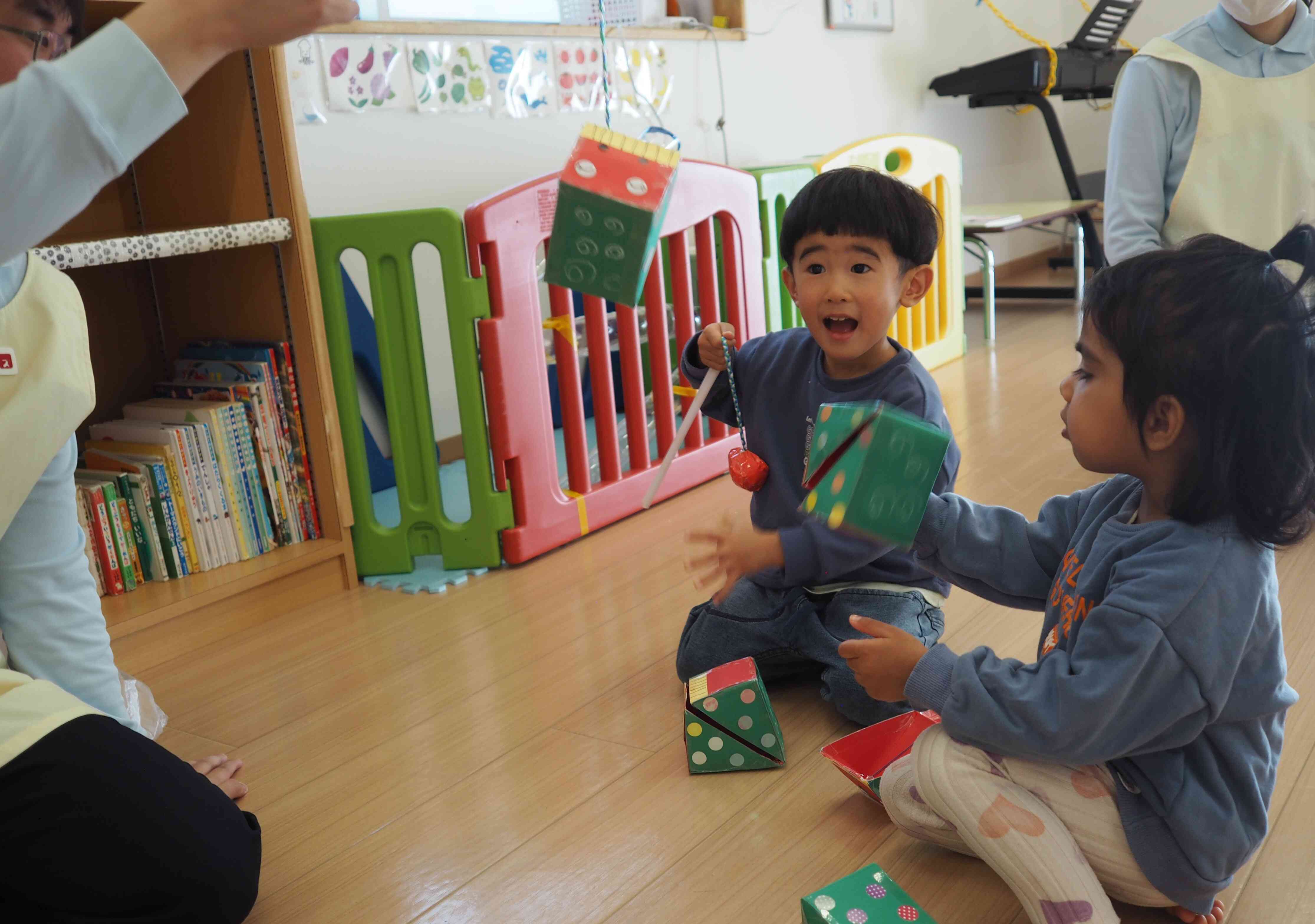 獅子舞のお口がパック！上手につり上げました。