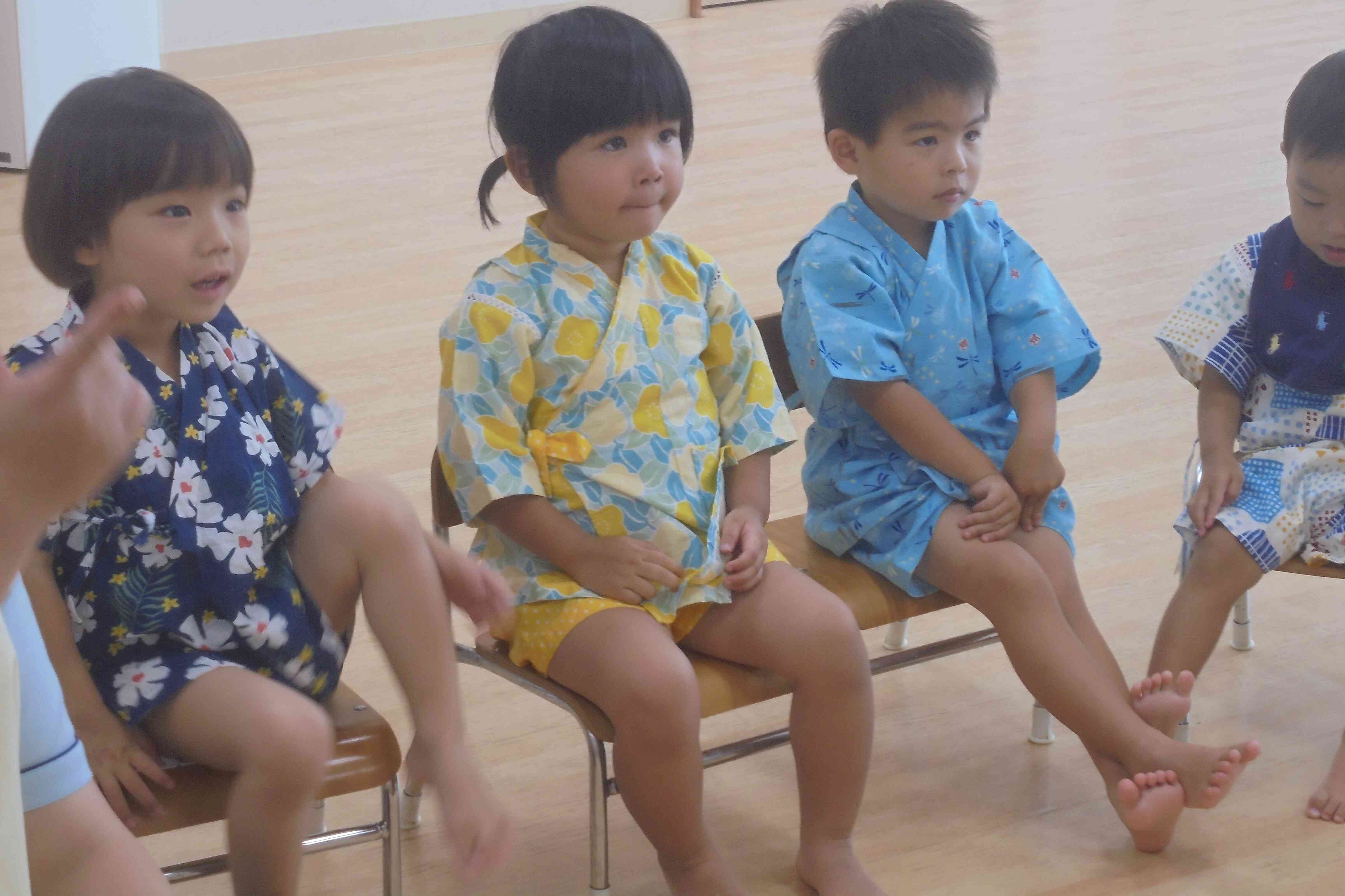 折り紙の輪っかも上手に作れるようになり、とても素敵な飾りもできました。