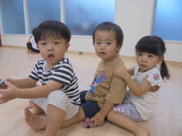 保育室内はまだまだ半袖！