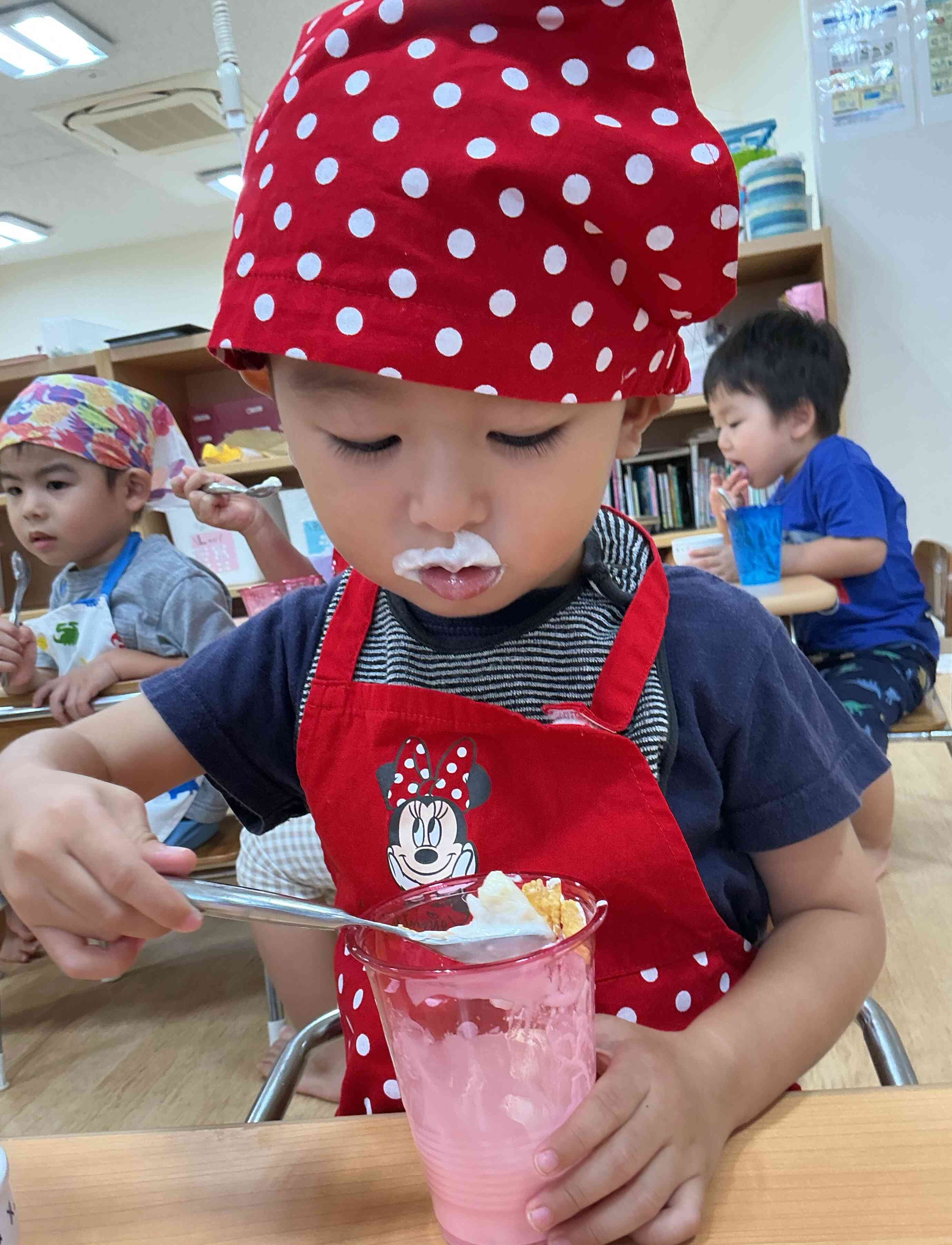 食育（クリスマスパフェ作り）