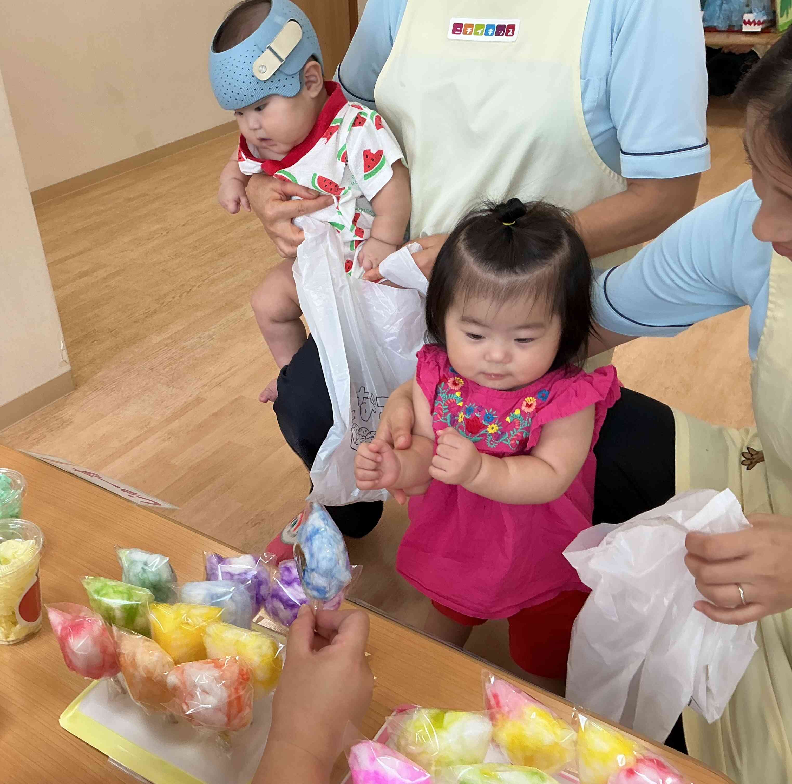 何色のわたあめ選ぶかな？