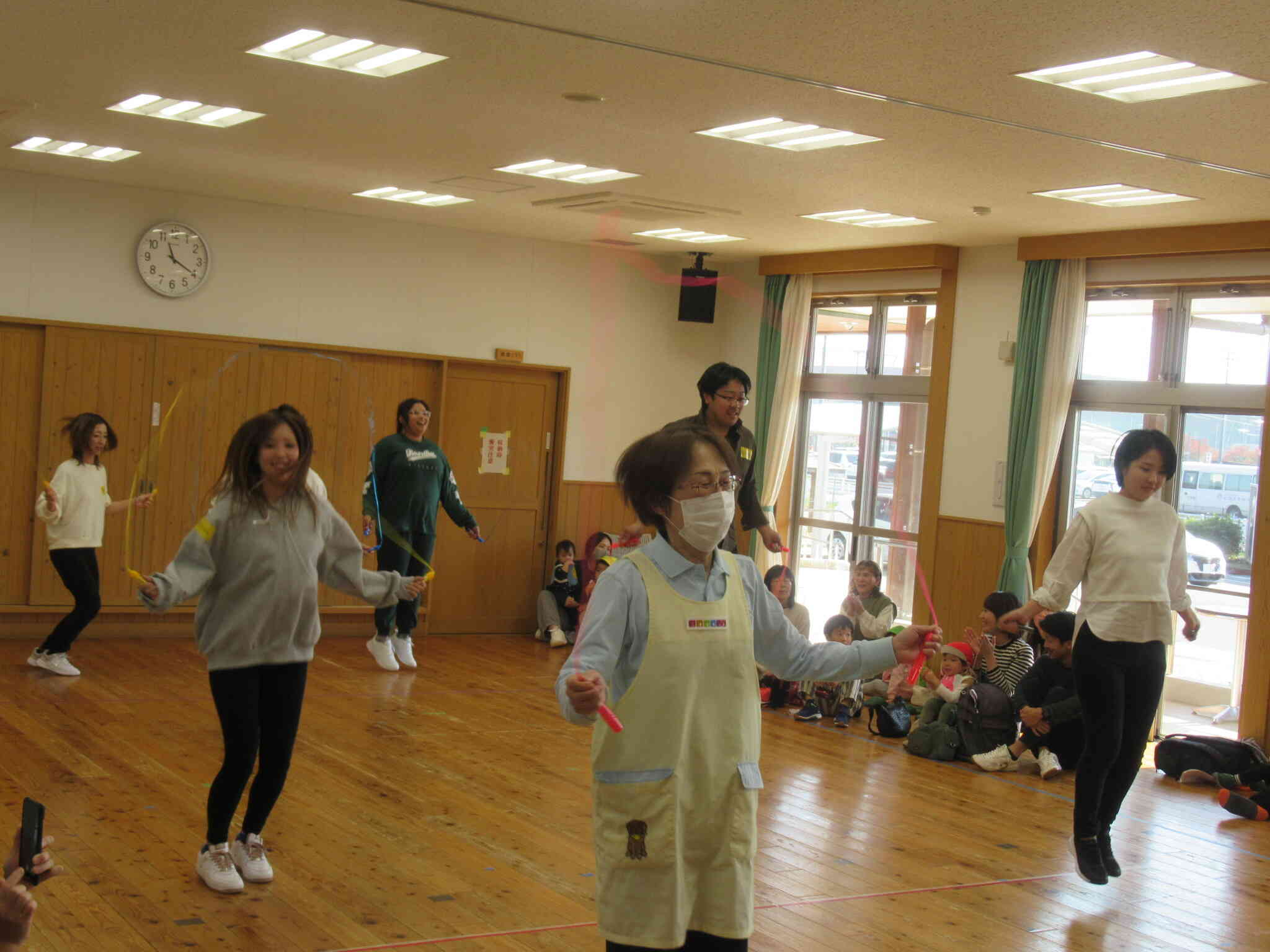 保護者様がんばれー☆縄跳びバトル