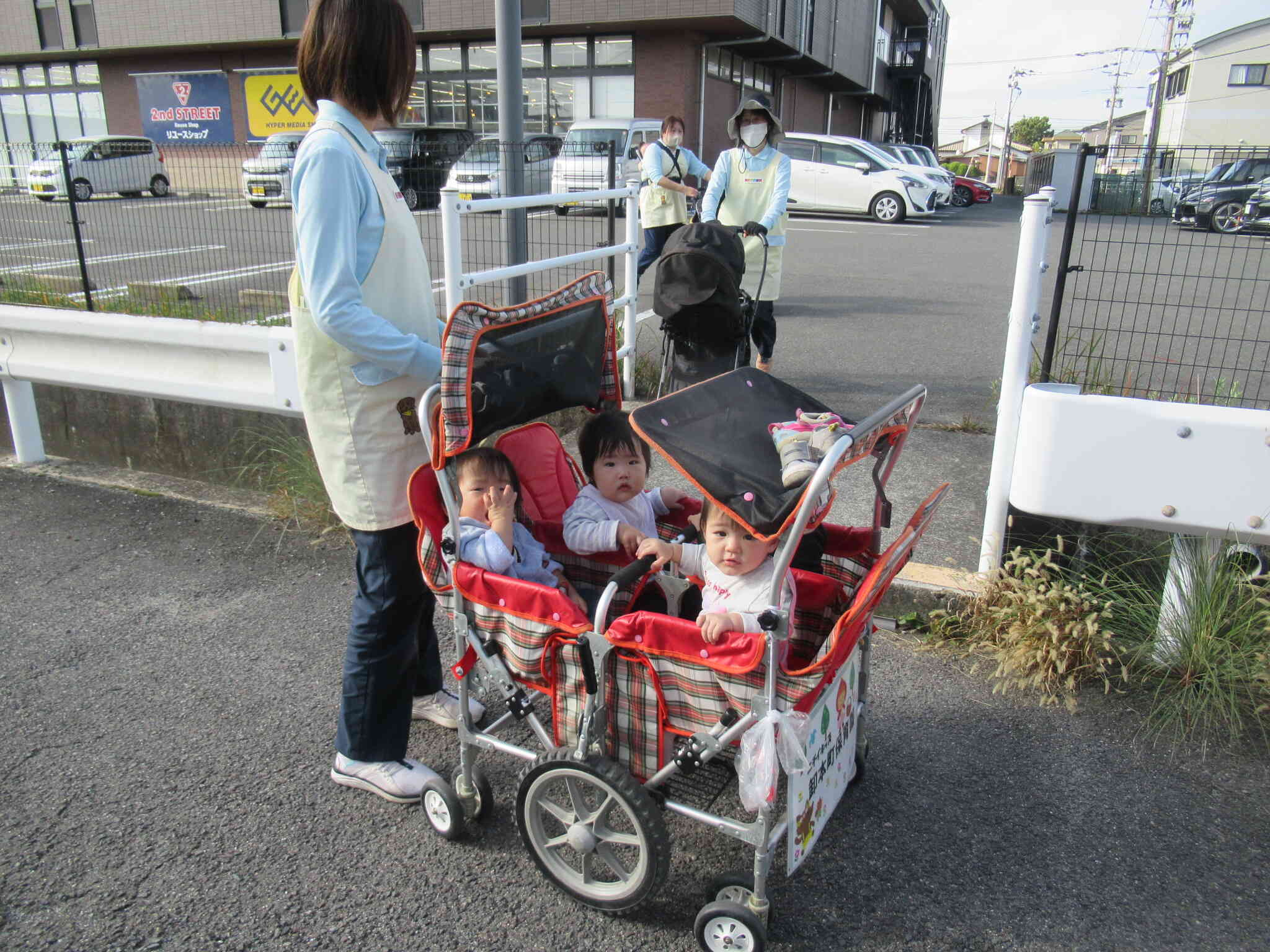 ０歳児ちゃんお散歩