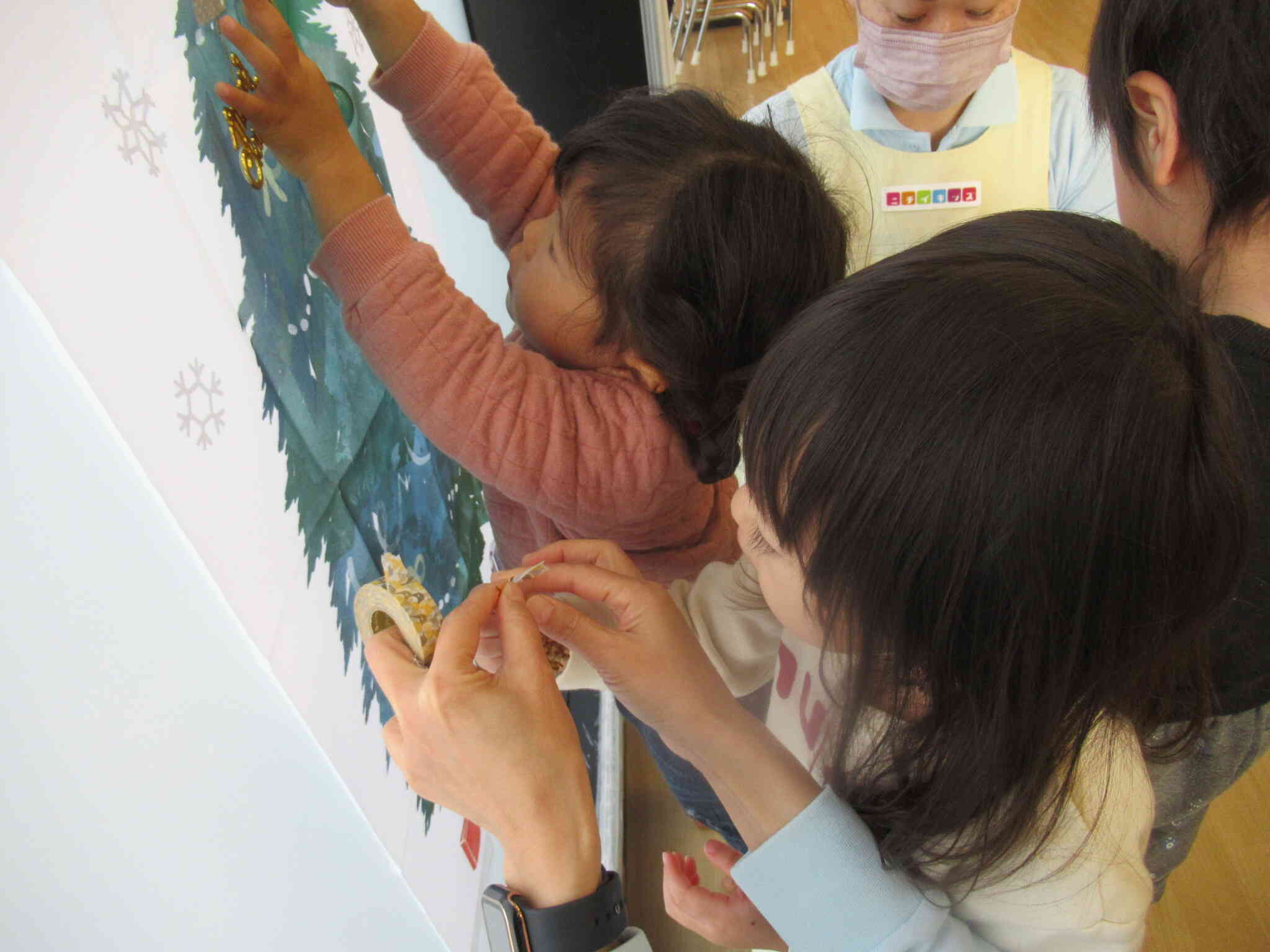 背伸びして…ね